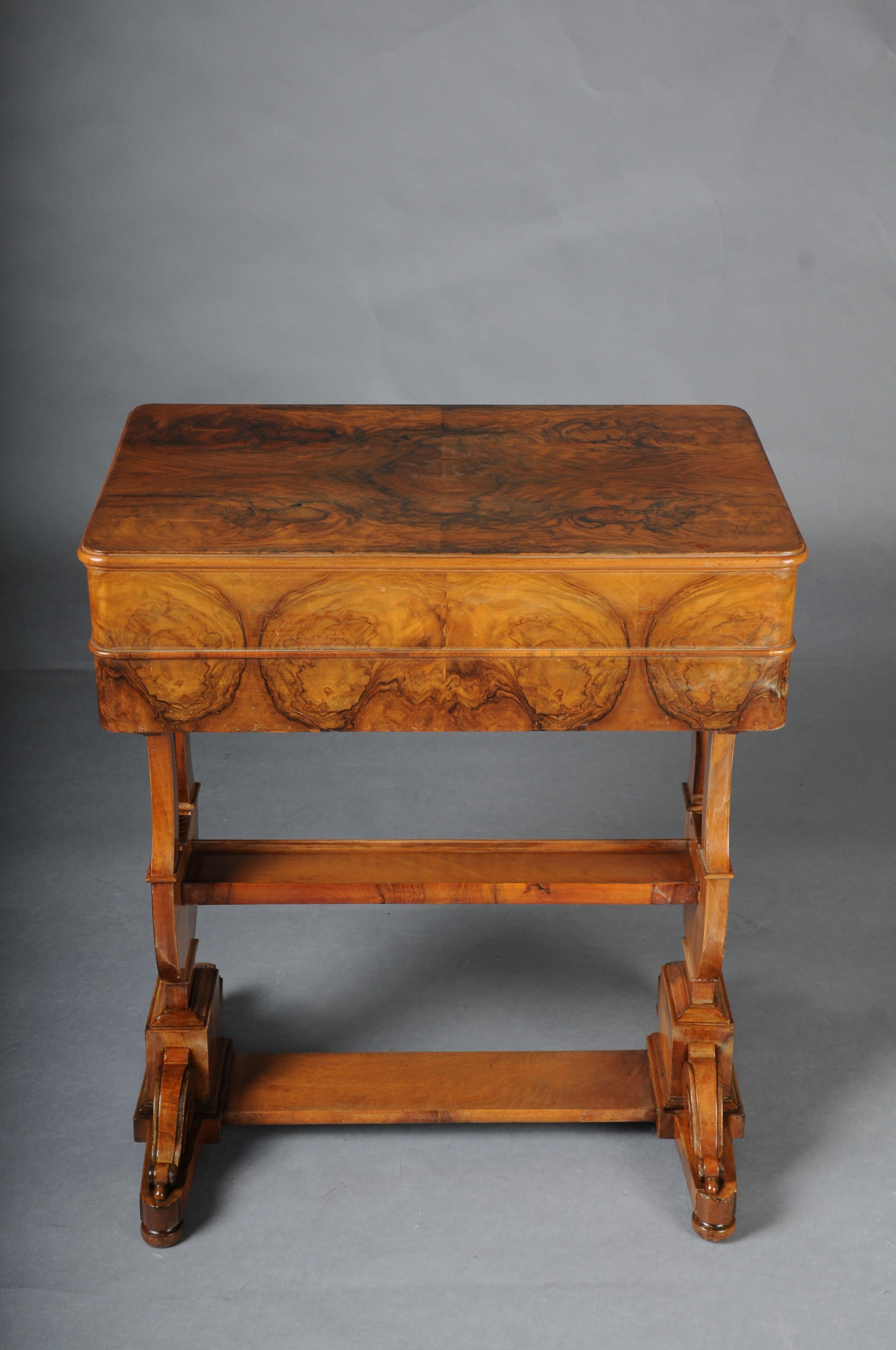 Table d'appoint/table à coudre ancienne en forme de lyre, placage de racines, vers 1830 en vente 3