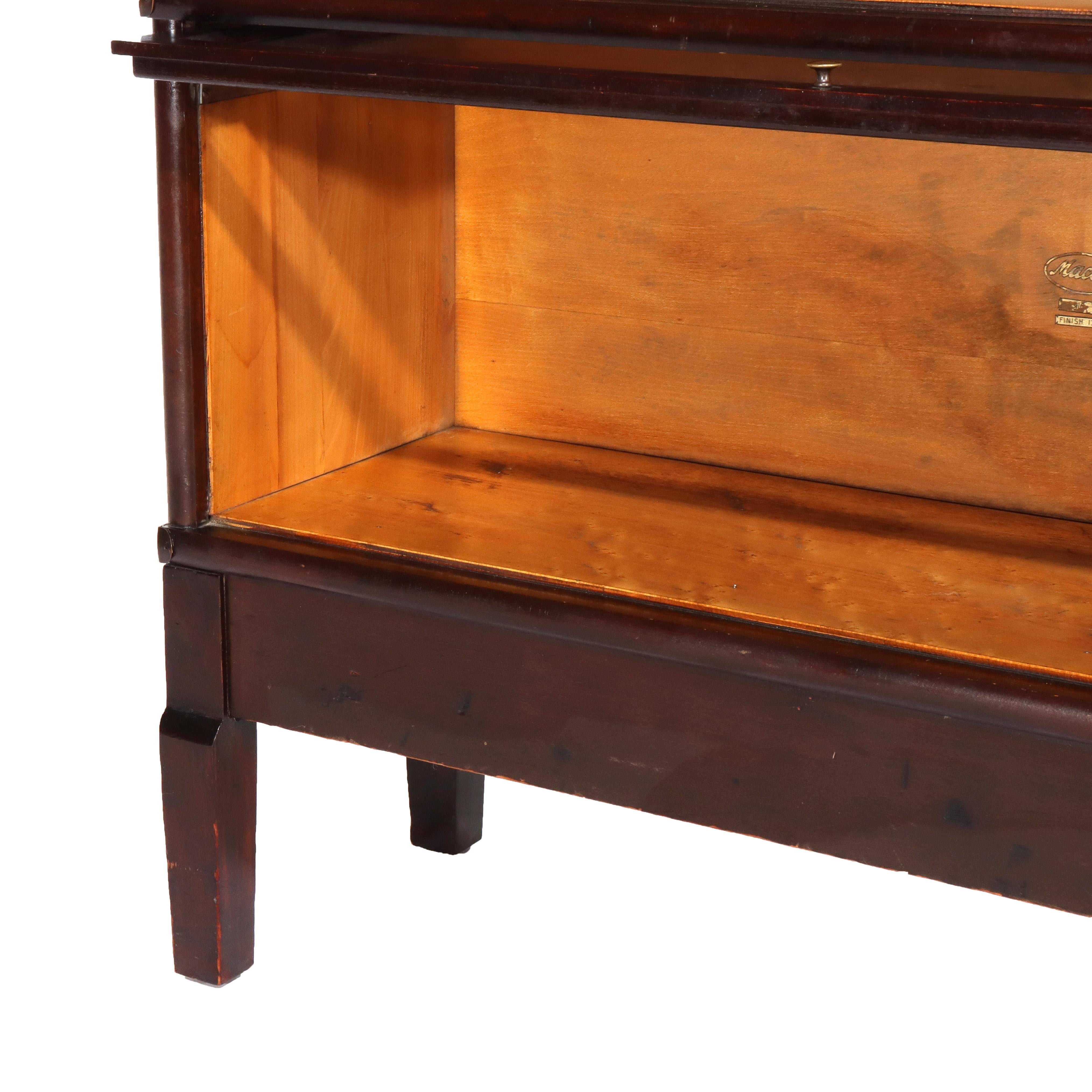 XX secolo Antica libreria Macey Arts & Crafts Mission Mahogany Stack Barrister C1920 in vendita