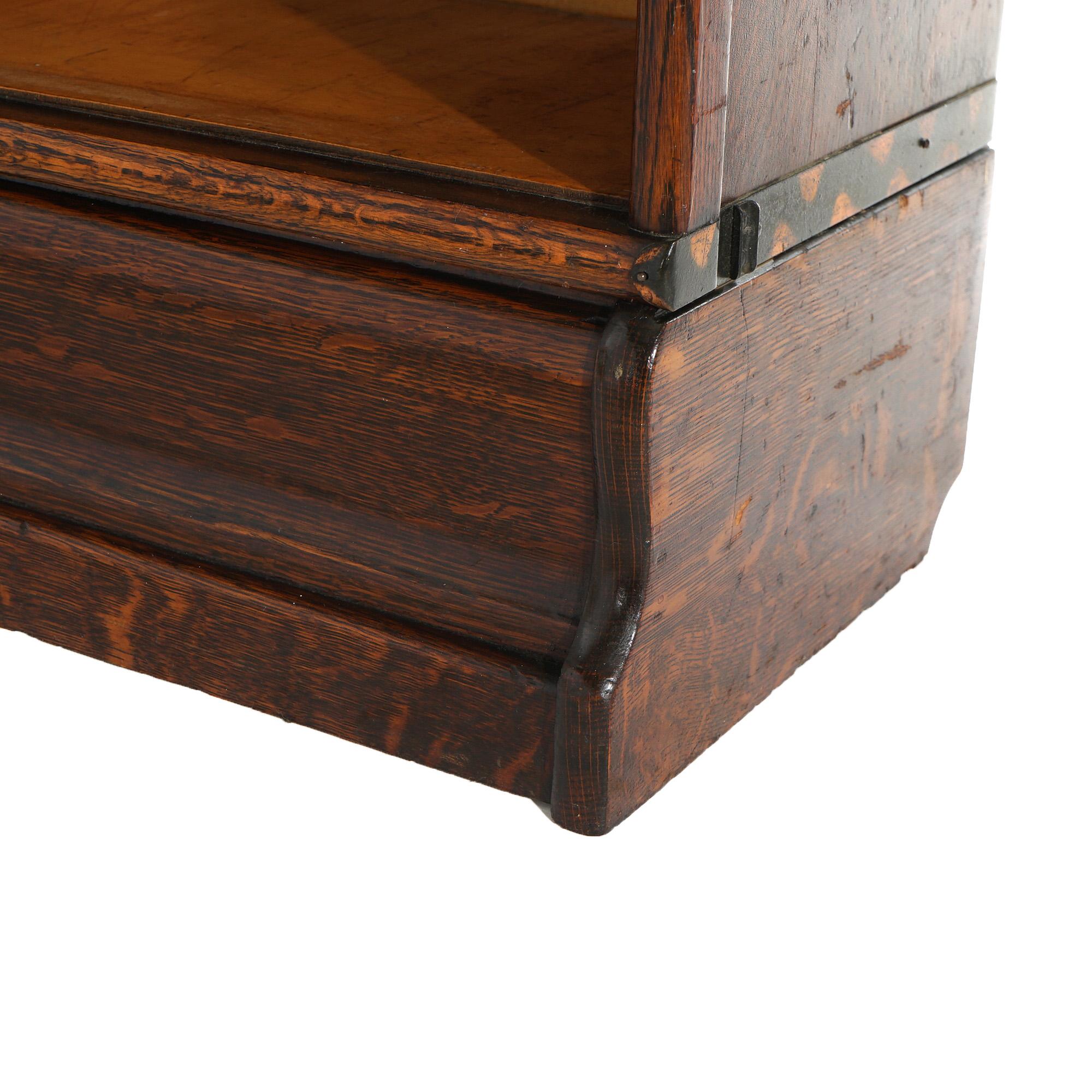 Arts and Crafts Antica libreria Macey Arts & Crafts a tre ripiani con base a Ogee in Oak C1920 in vendita