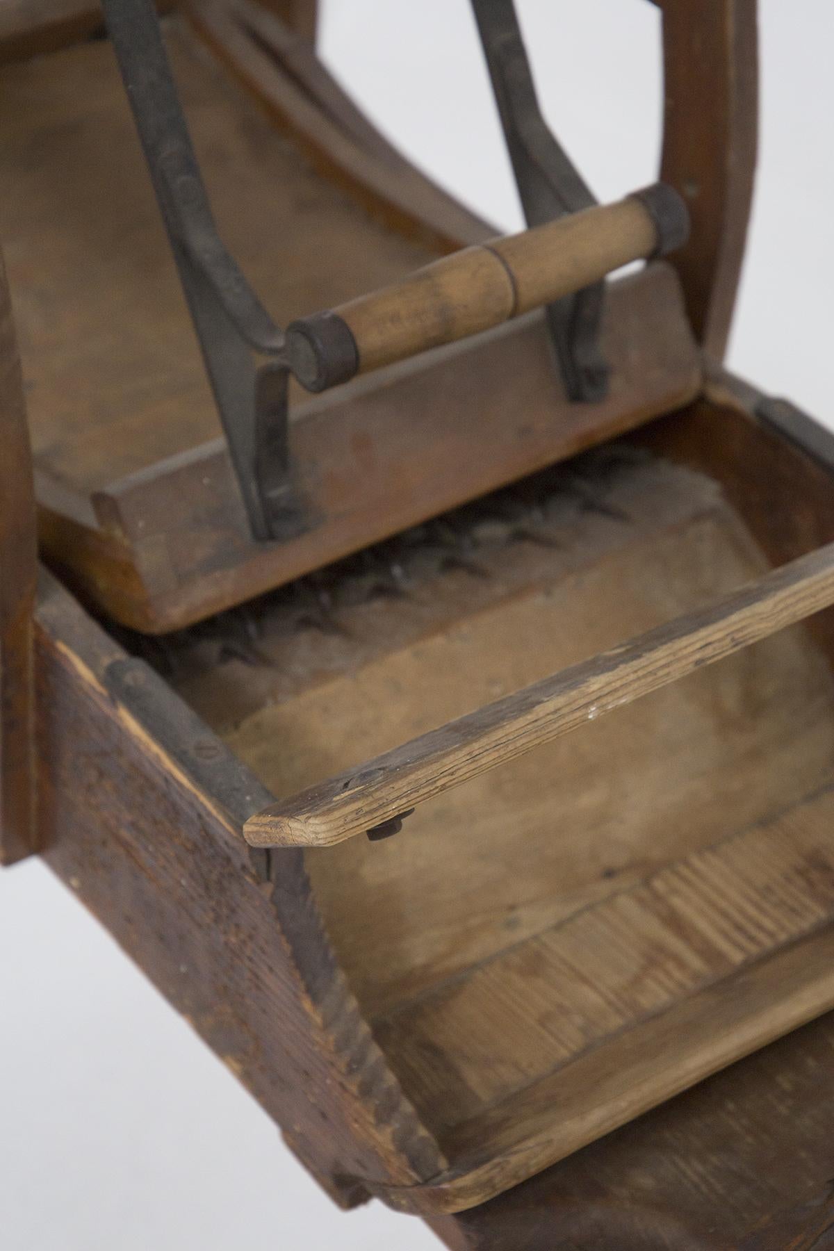 Antike antike Machine aus Holz für Wolle (Italienisch) im Angebot