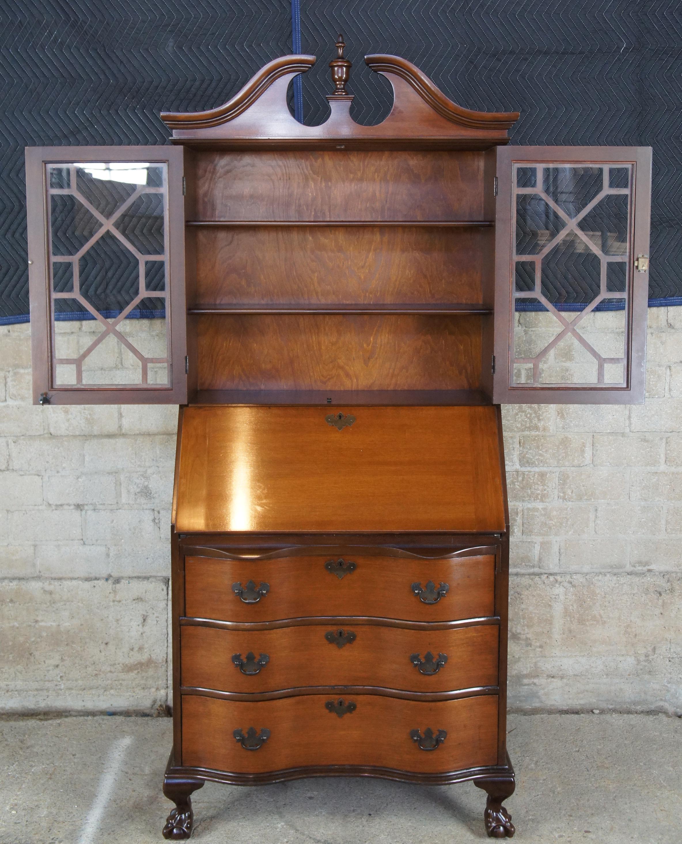 Antique Maddox Walnut Serpentine Secretary Desk Chippendale Bookcase Oxbow In Good Condition In Dayton, OH