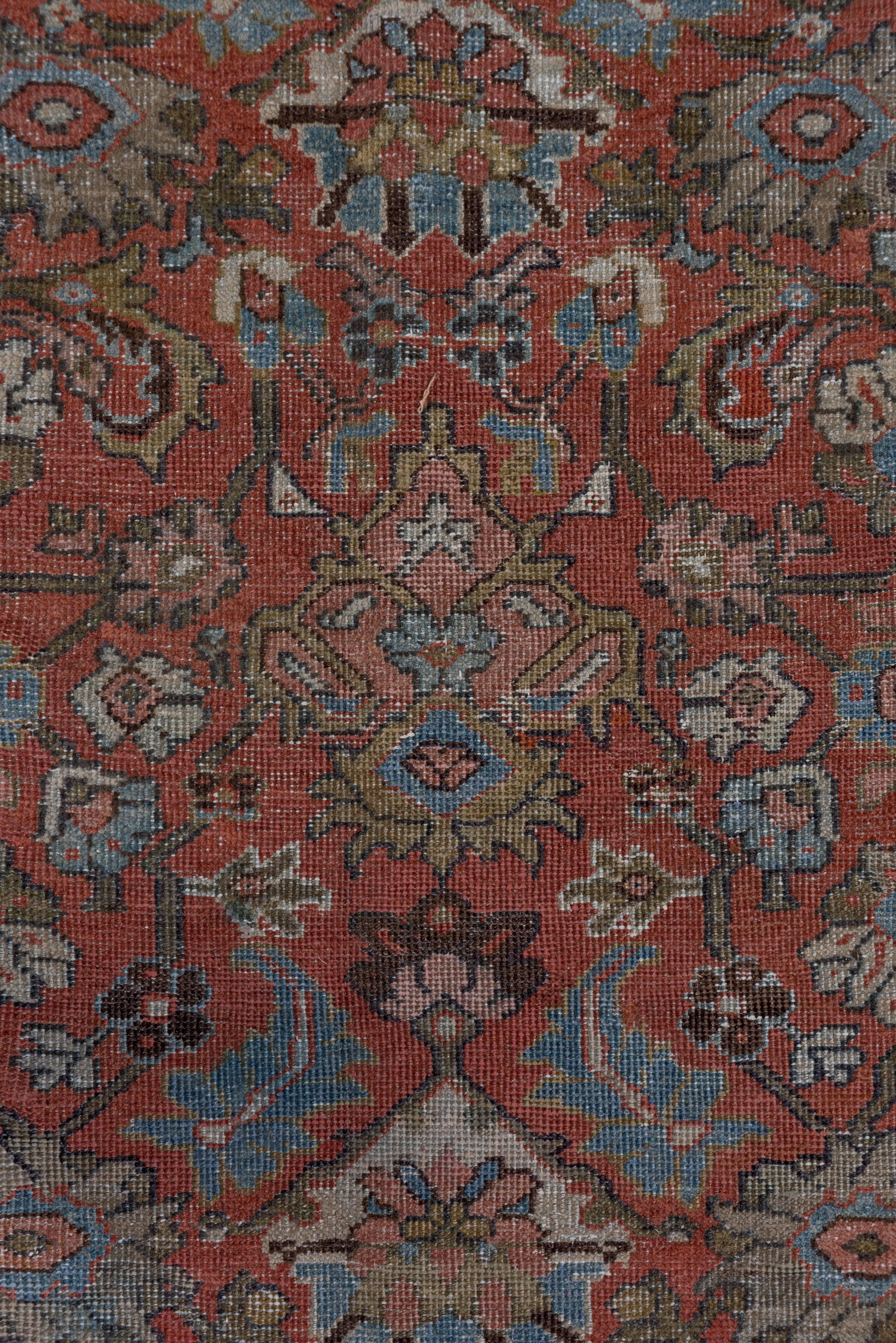 Antique Persian Mahal Carpet, Circa 1920s In Excellent Condition In New York, NY