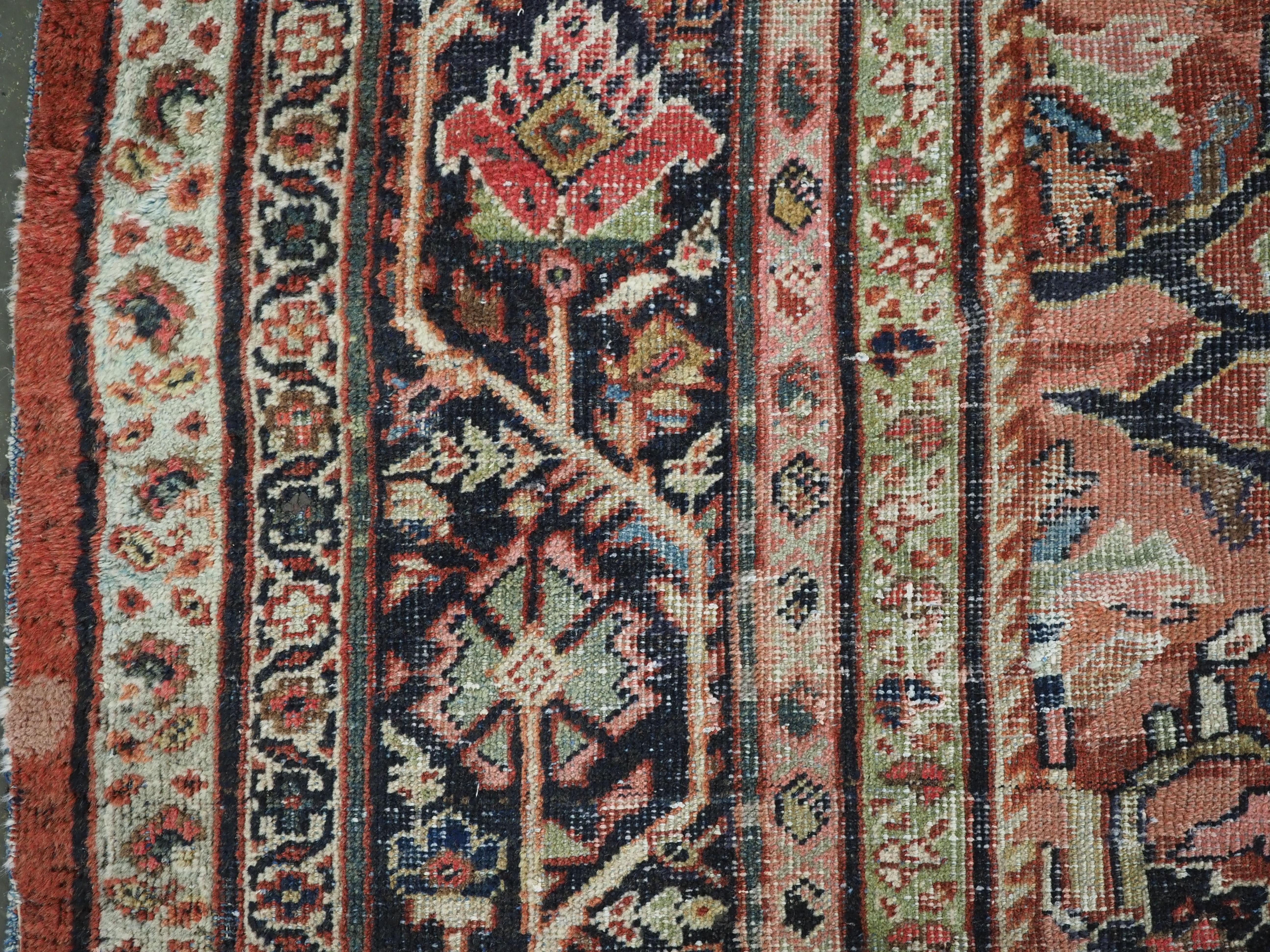 Antique Mahal carpet of very good large room size in pastel colours. Circa 1900. For Sale 1