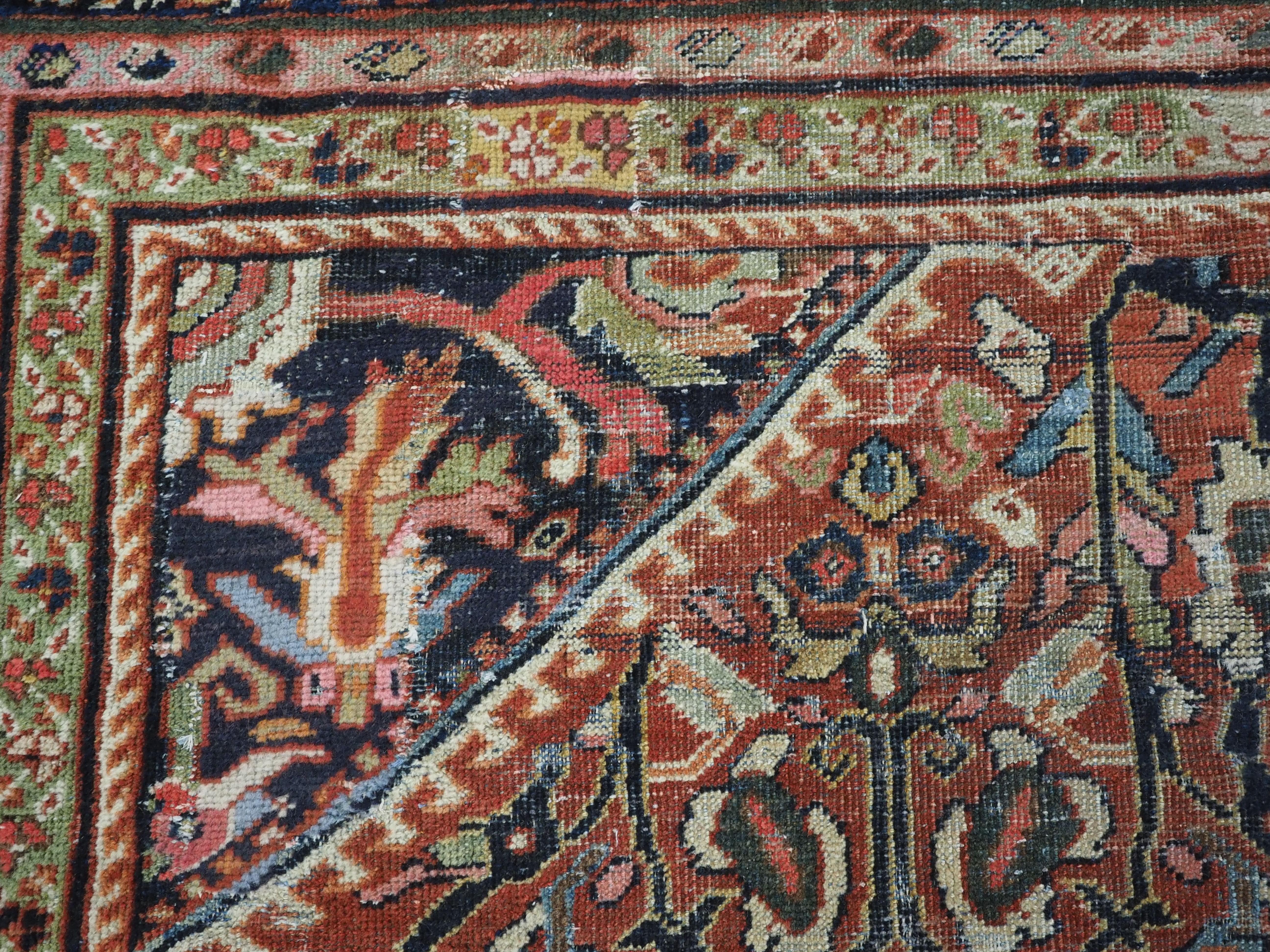 Antique Mahal carpet of very good large room size in pastel colours. Circa 1900. For Sale 2
