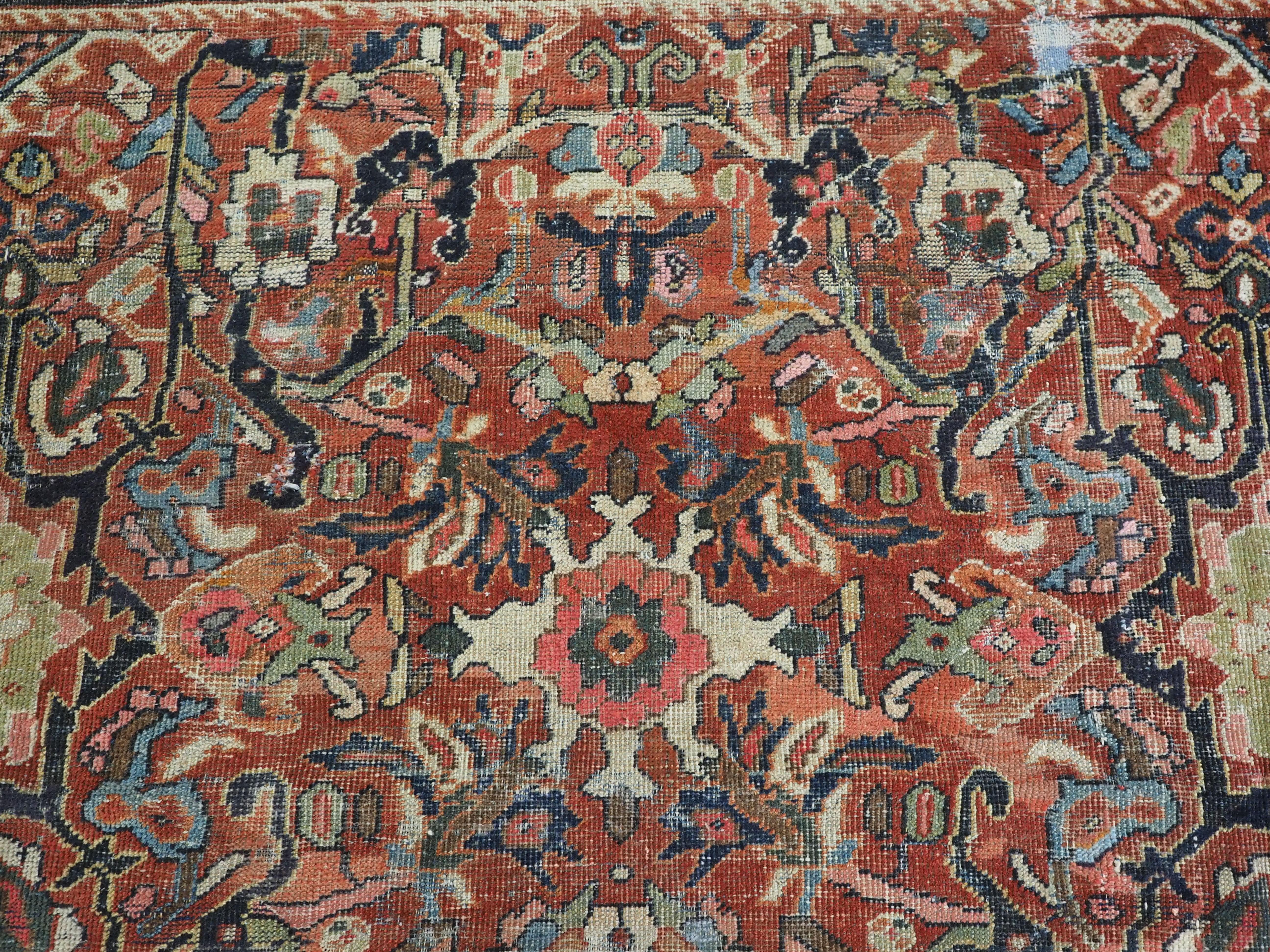 Antique Mahal carpet of very good large room size in pastel colours. Circa 1900. For Sale 3