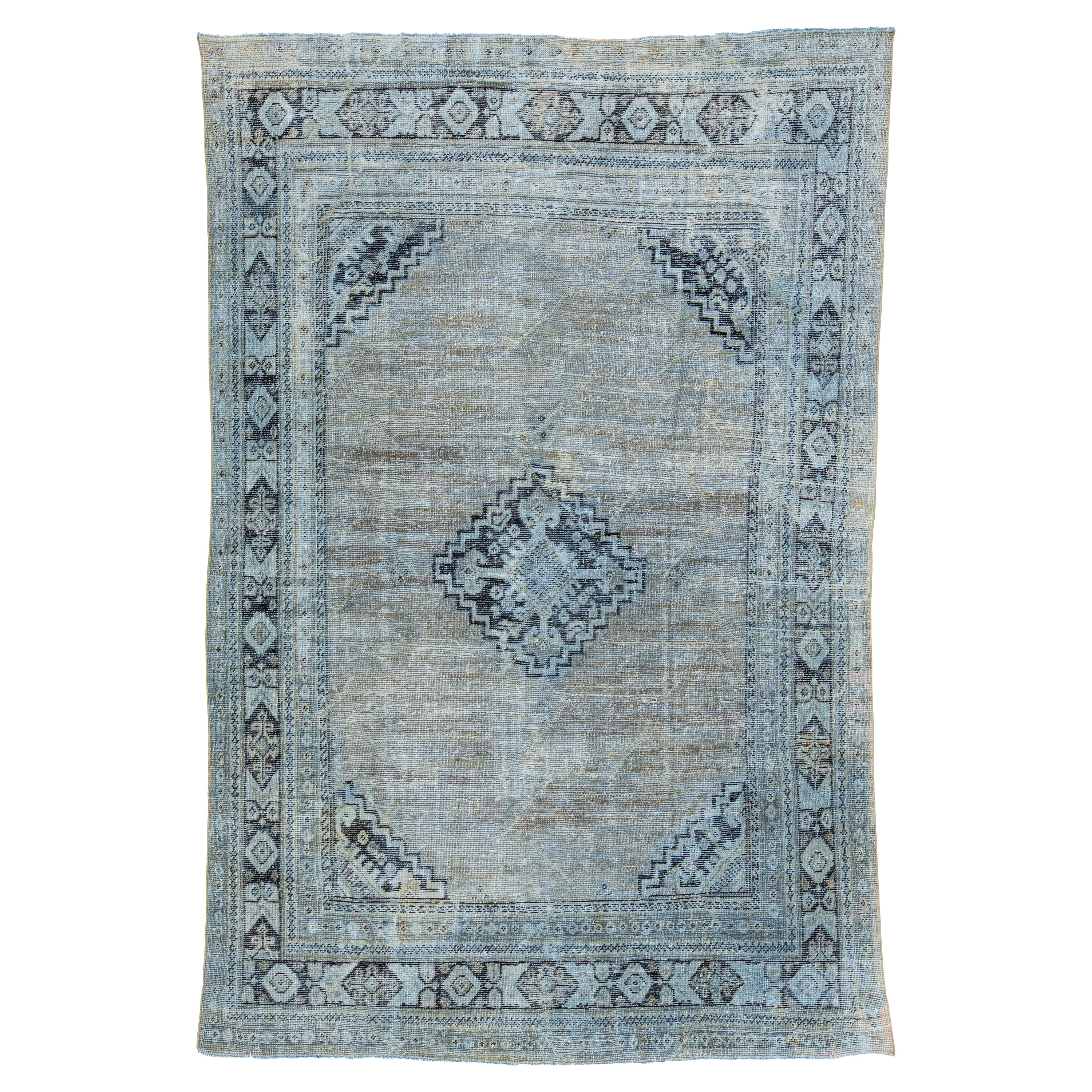 Tappeto antico Mahal in lana invecchiata con disegno a medaglione in blu in vendita