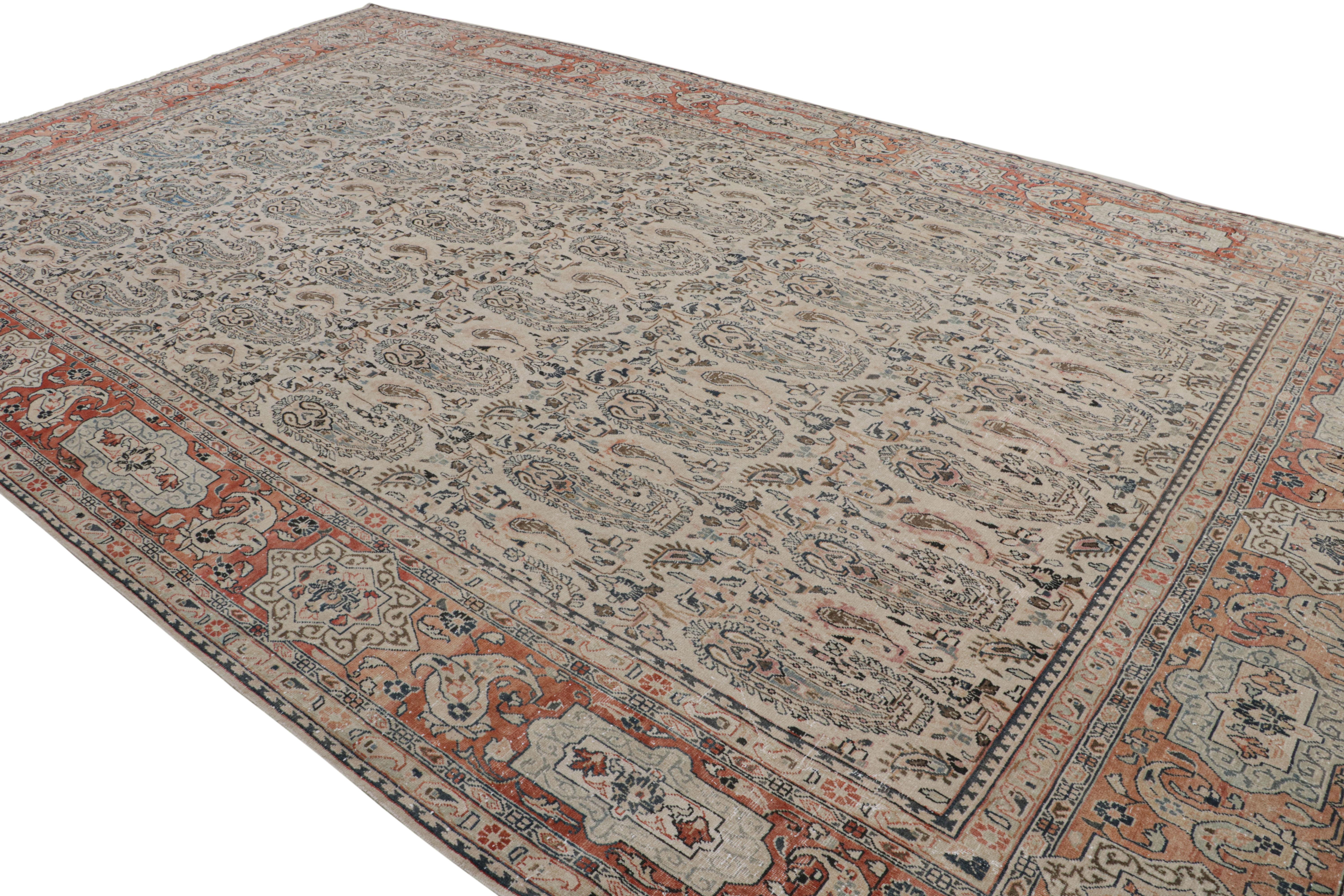 Noué à la main Tapis Mahal géométrique ancien en résine rose crème et laine bleue à motif cachemire de Rug & Kilim en vente