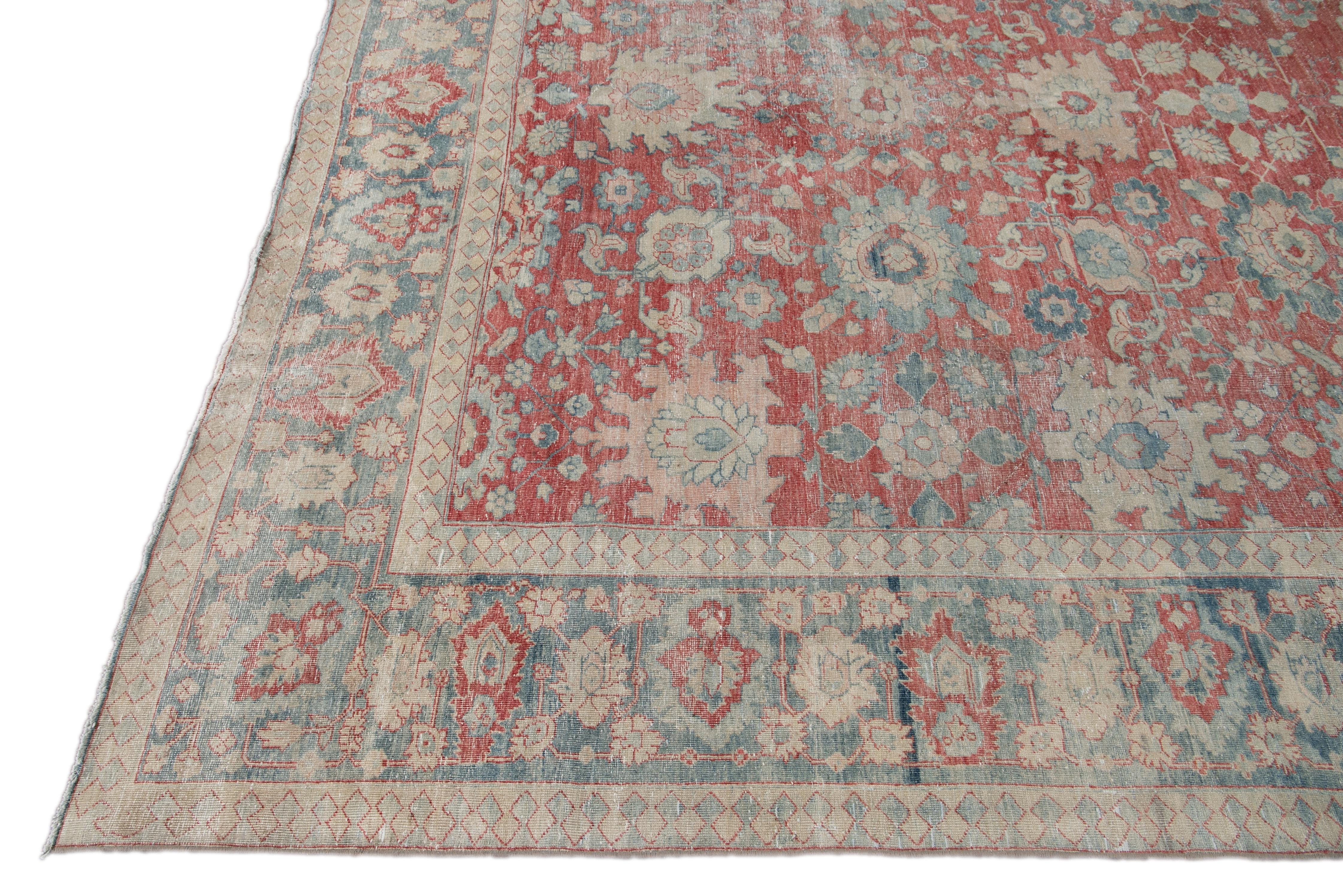 Antiker Mahal handgefertigter Teppich aus roter Wolle (Persisch) im Angebot