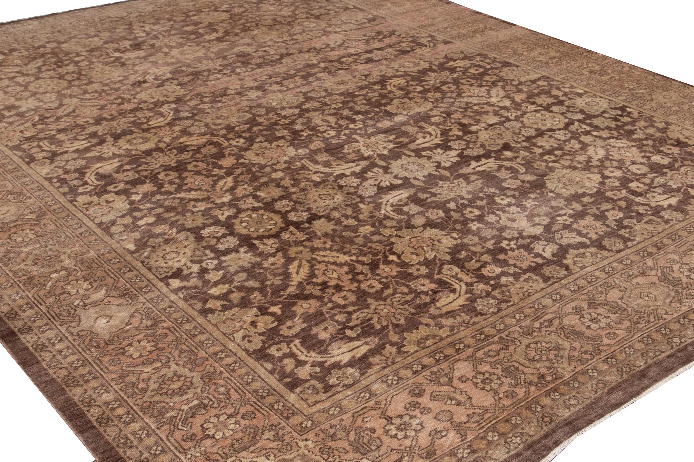 Early 20th Century Antique Mahal Handmade Room Size Wool Rug For Sale