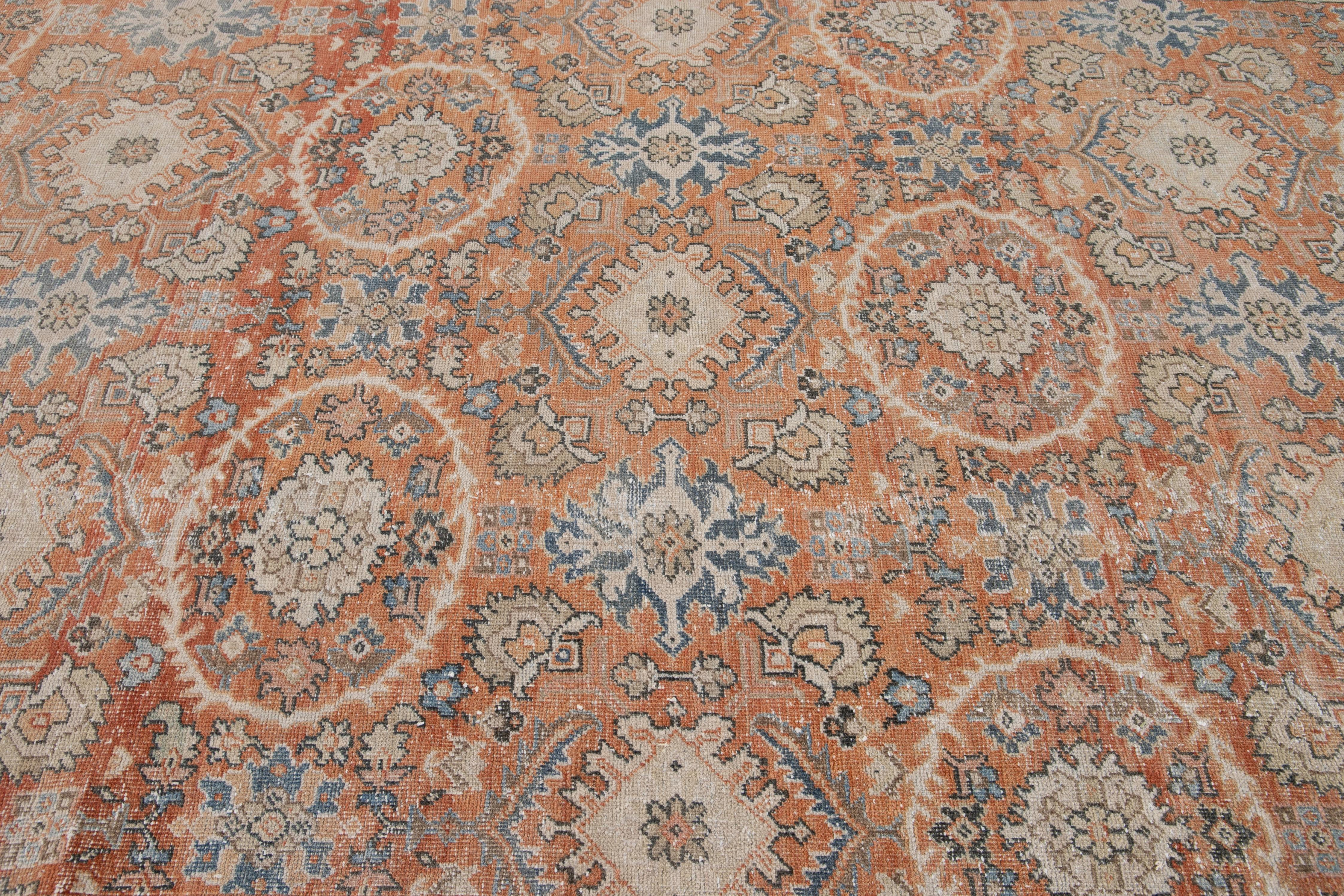 Antiker Mahal handgefertigter Shabby Chic-Wollteppich (Frühes 20. Jahrhundert) im Angebot