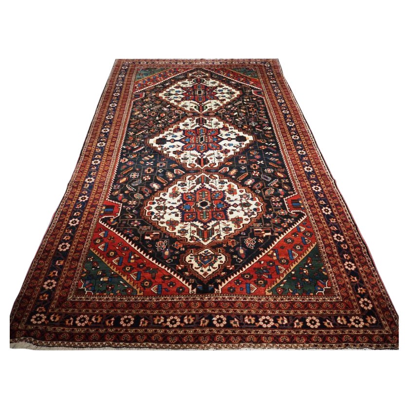 Antiker Mahal Kelleh- oder langer Teppich mit dreifachem Medaillon-Design