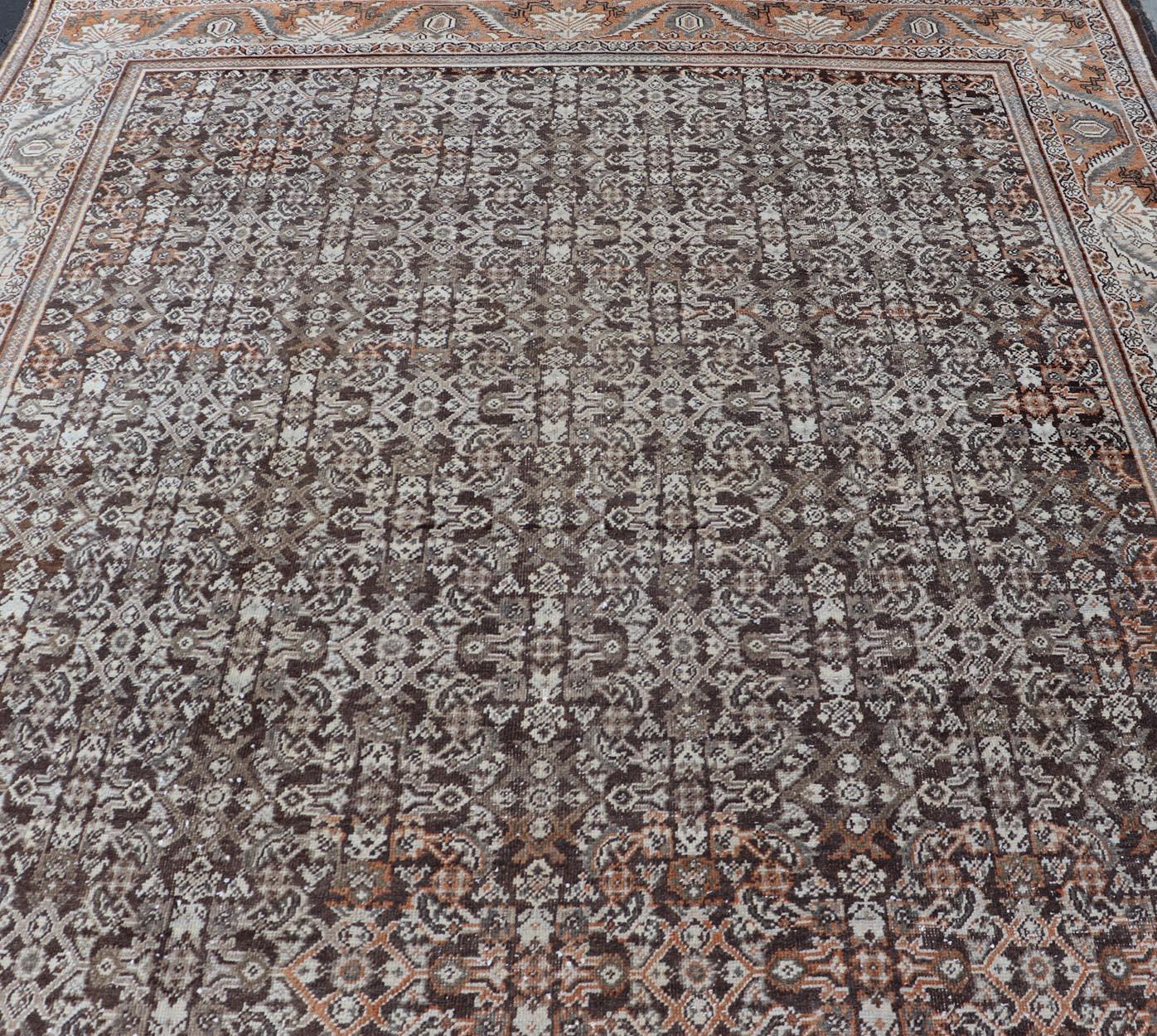 Alfombra Persa Antigua Mahal con Diseño Herati Integral en Marfil, Gris y Marrón Lana en venta