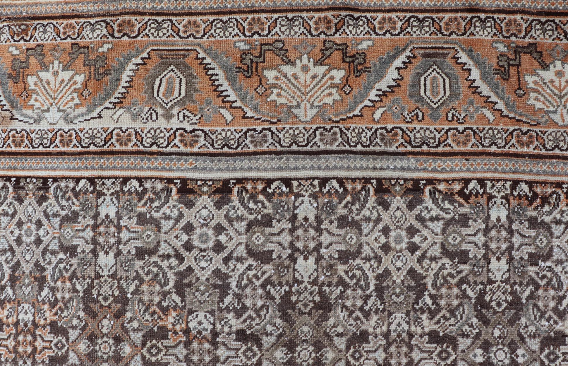 Alfombra Persa Antigua Mahal con Diseño Herati Integral en Marfil, Gris y Marrón en venta 2