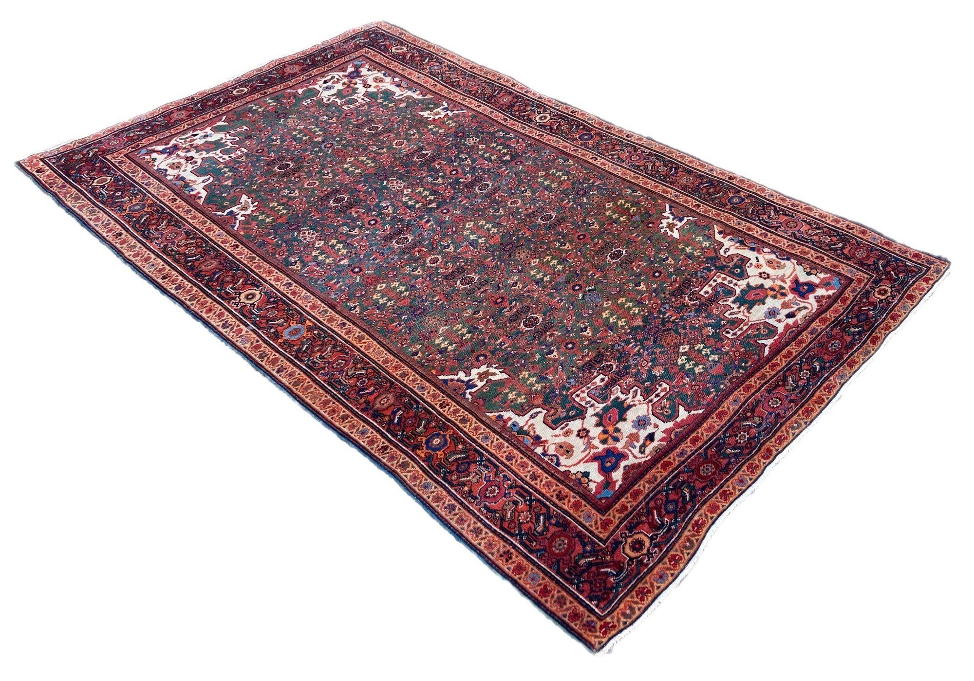Antique Mahal Rug In Good Condition For Sale In St. Albans, GB