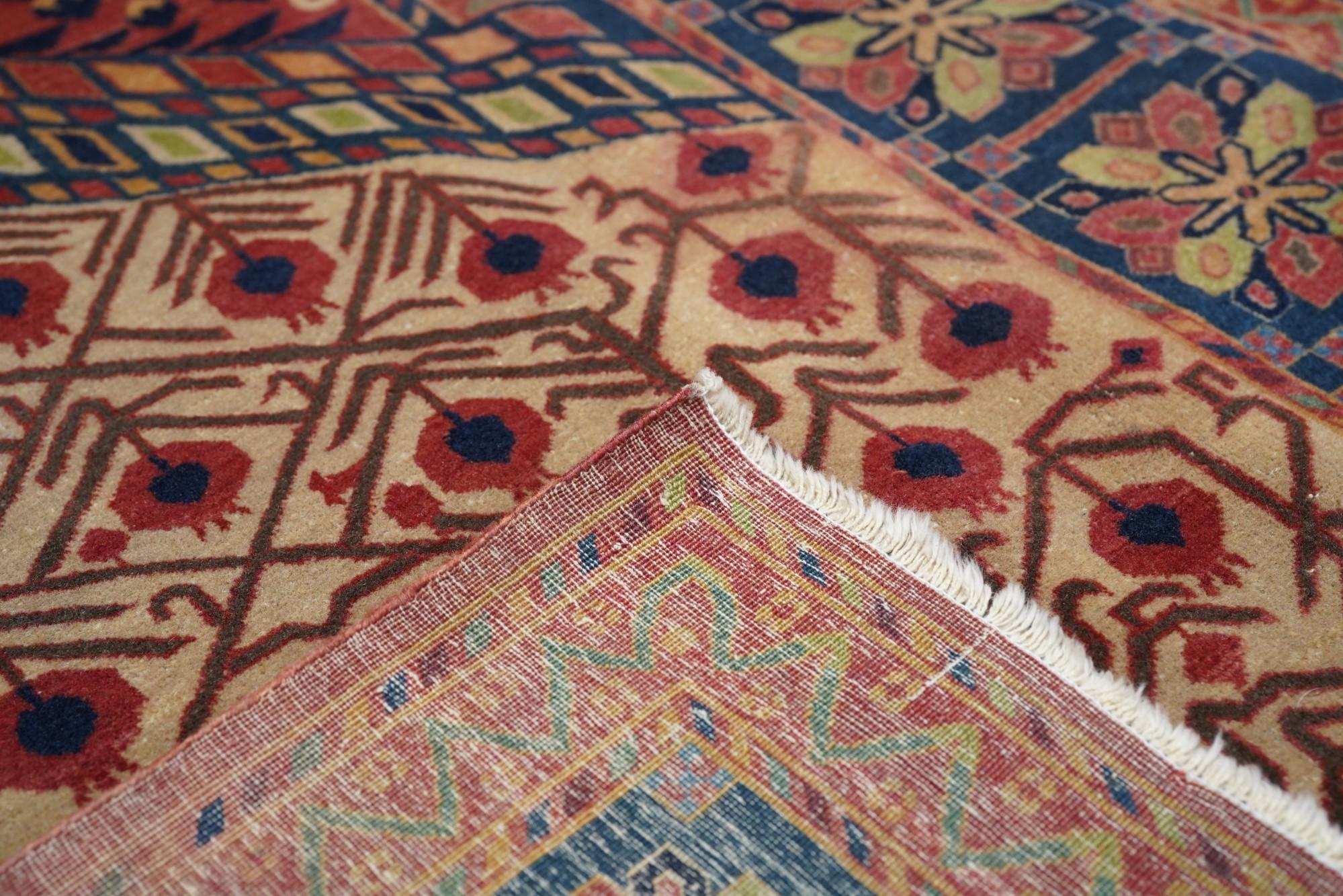 Antique Mahal Rug For Sale 5