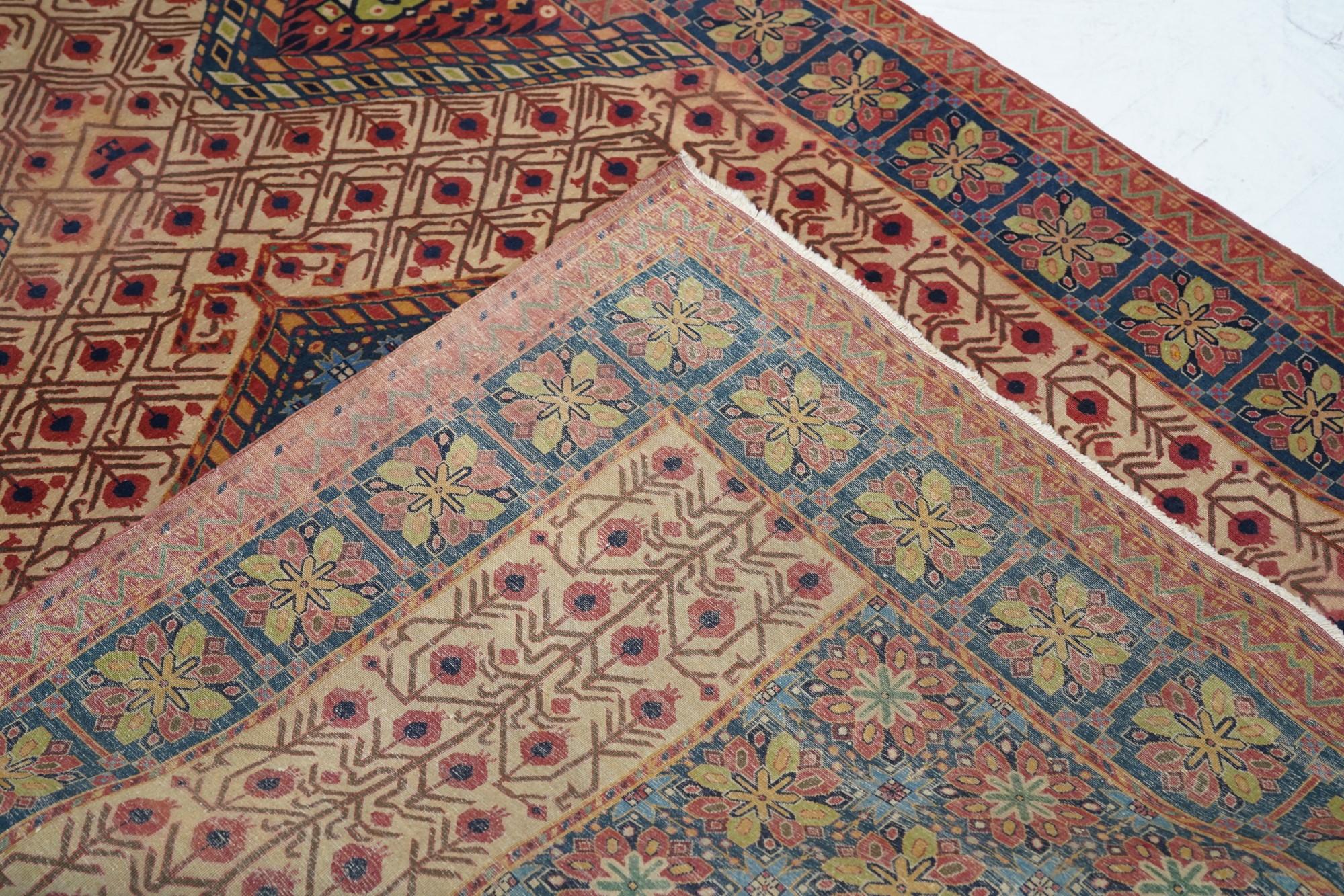 Antique Mahal Rug For Sale 6