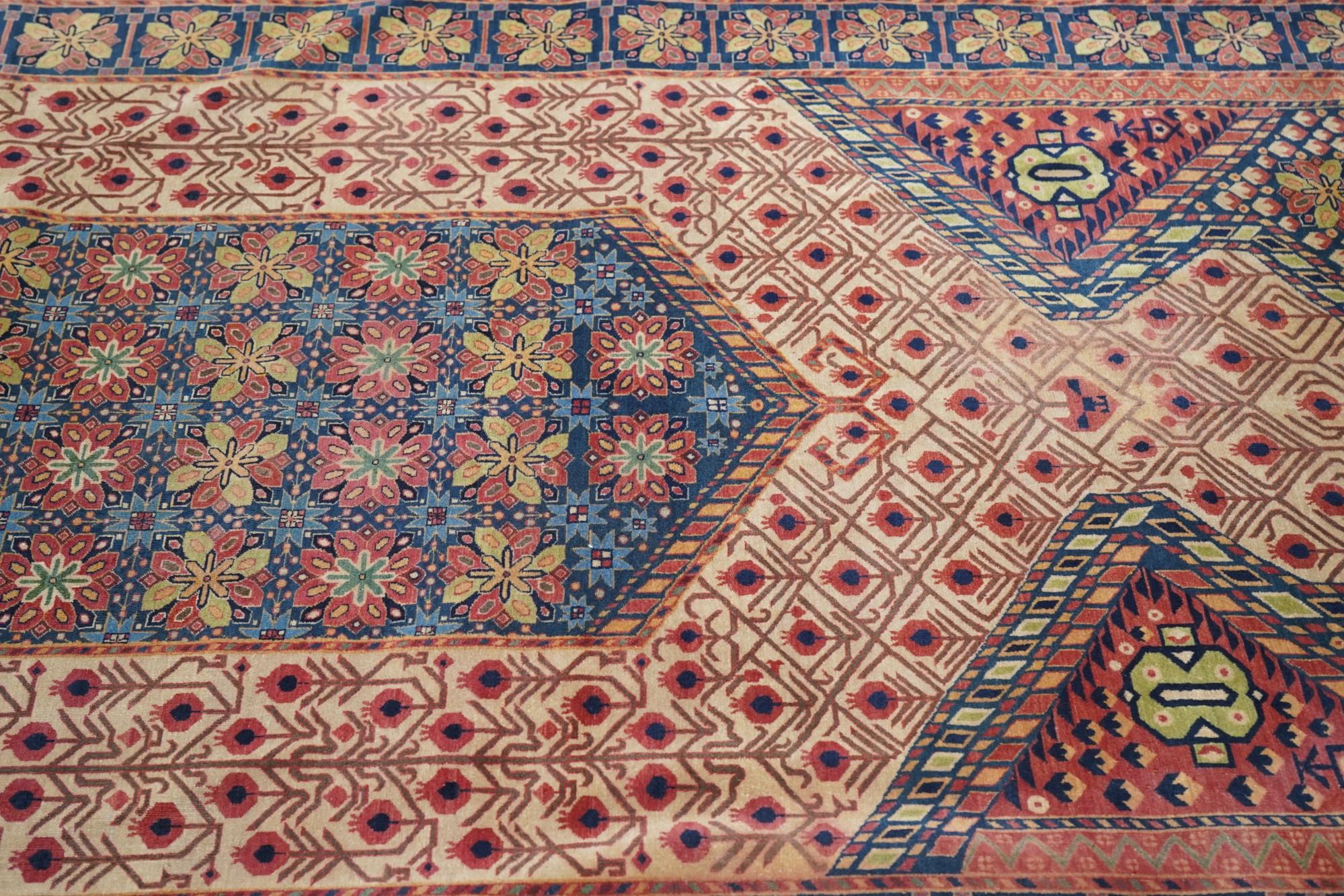 20th Century Antique Mohtasham Kashan Rug 4'7'' x 7'0'' For Sale