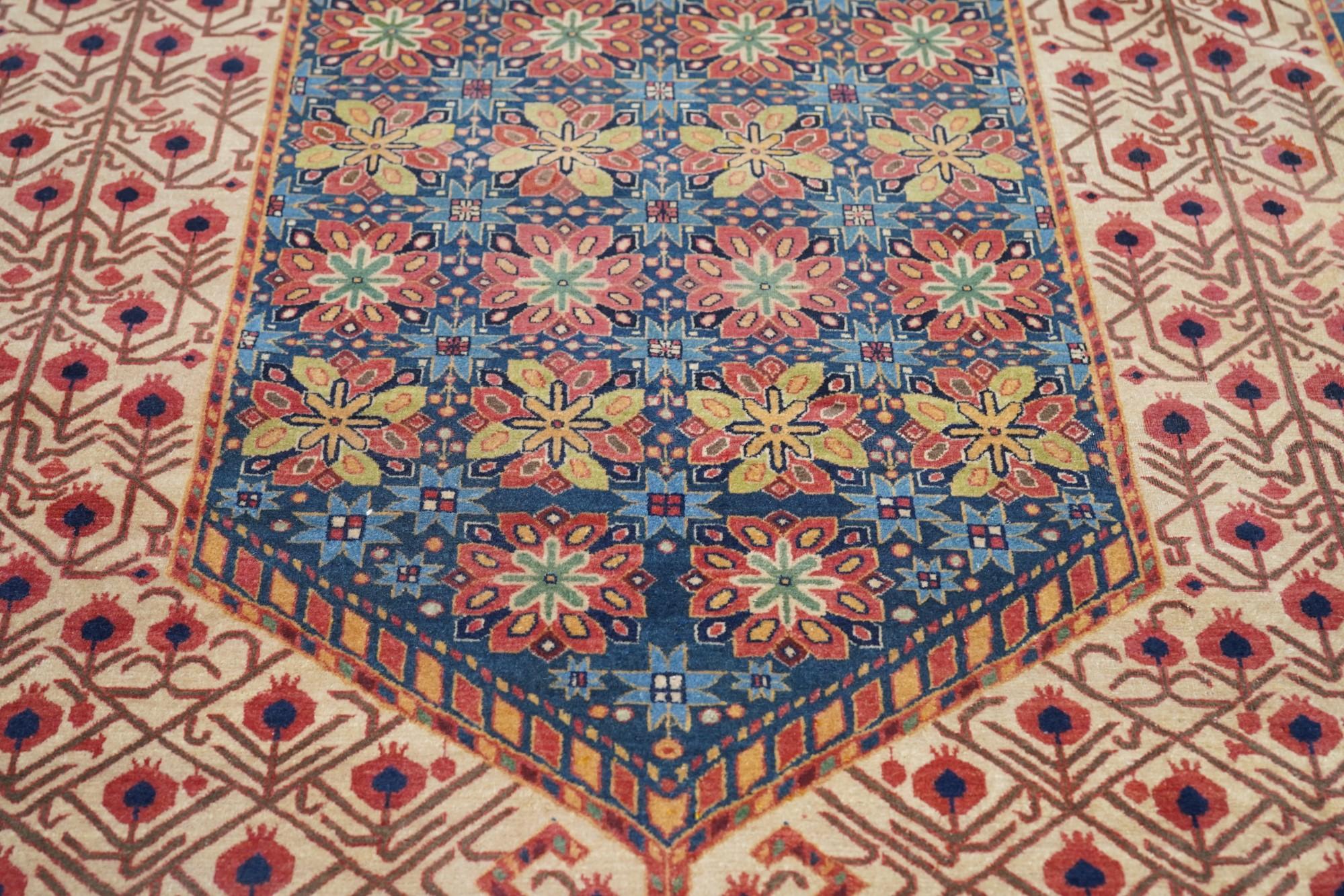 Antique Mahal Rug For Sale 1