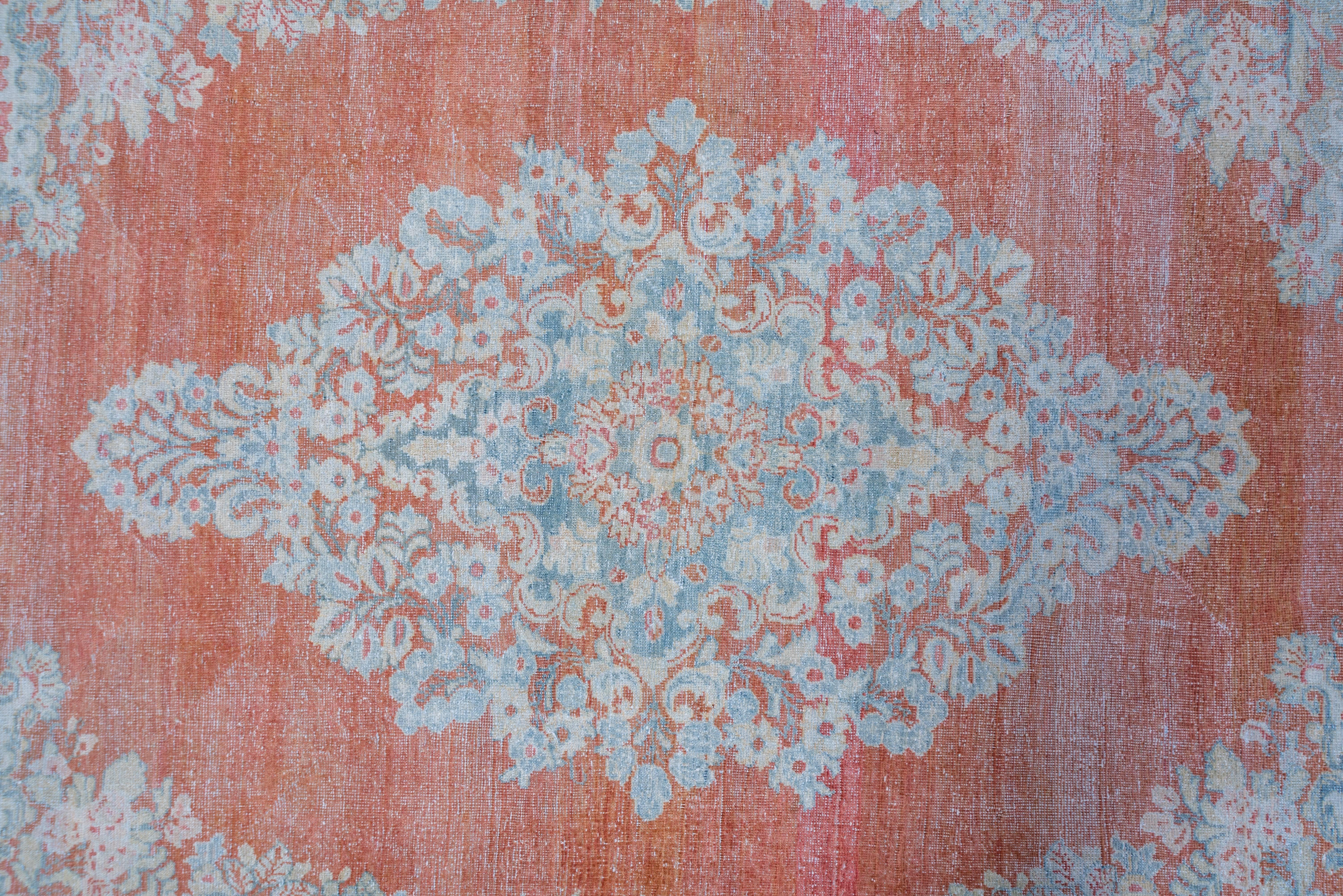 Antique Mahal Rug, Oval Medallion In Excellent Condition In New York, NY