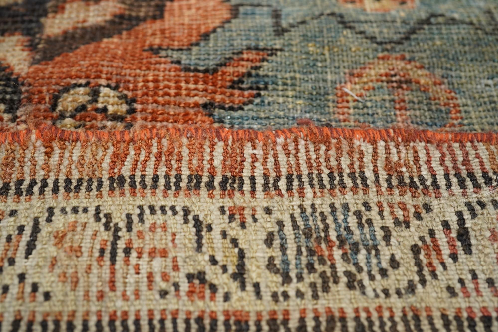 Antique Shaby Chic Mahal Rug Rug  For Sale 6