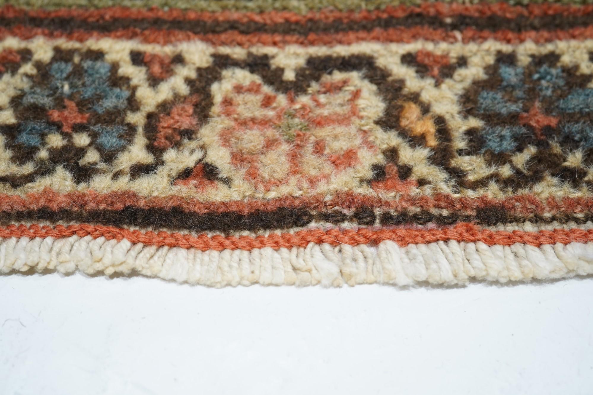 Wool Antique Shaby Chic Mahal Rug Rug  For Sale