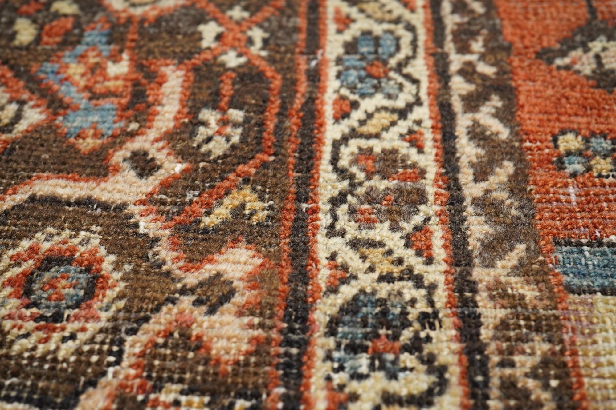 Antique Shaby Chic Mahal Rug Rug  For Sale 3