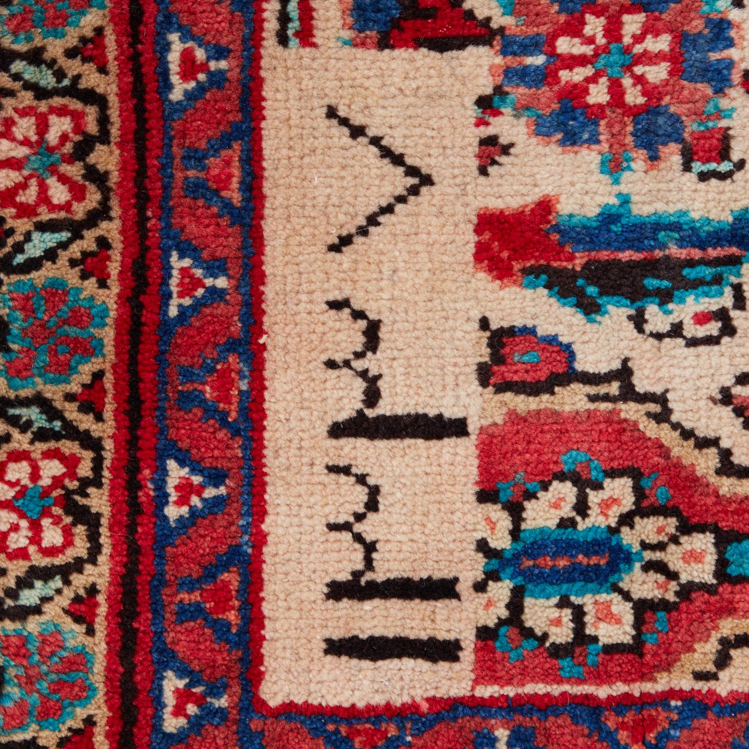 Antique Mahal Rug Signed and Dated 1919 For Sale 1