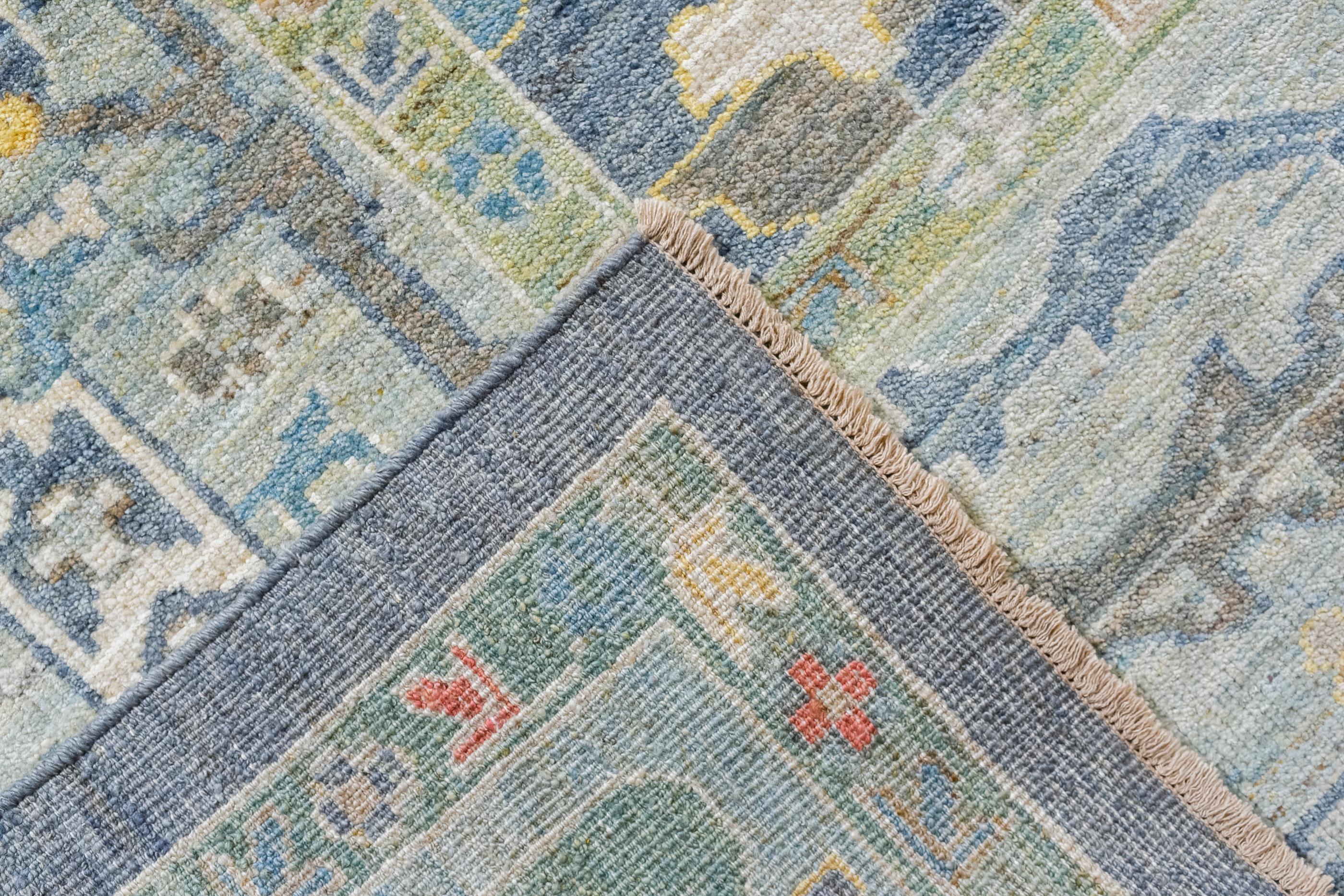 20th Century Antique Mahal Village Rug with Blue Ground and Palmette Pattern For Sale