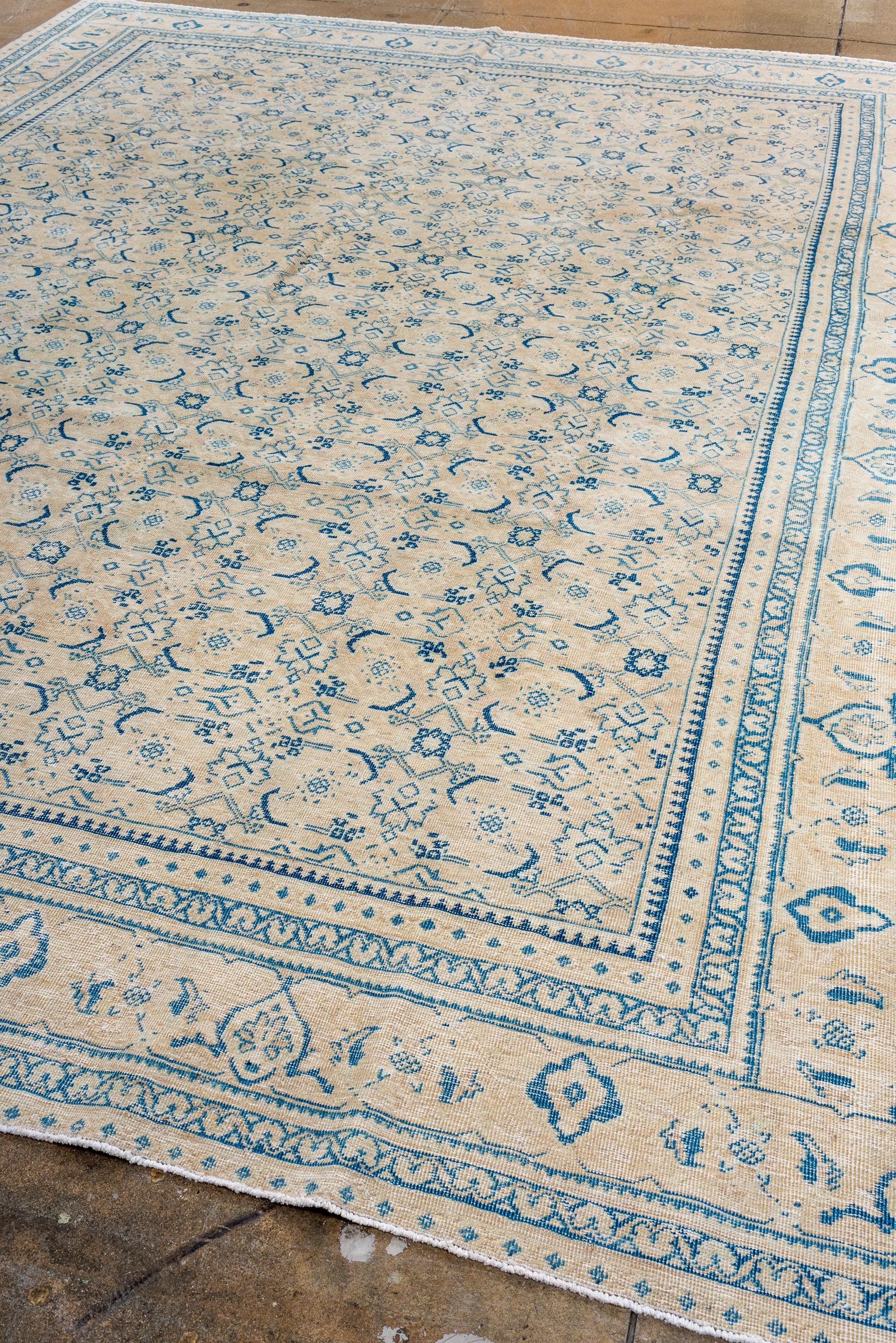 Persian Antique Mahal with Light Palette and Slate Blue Accents For Sale