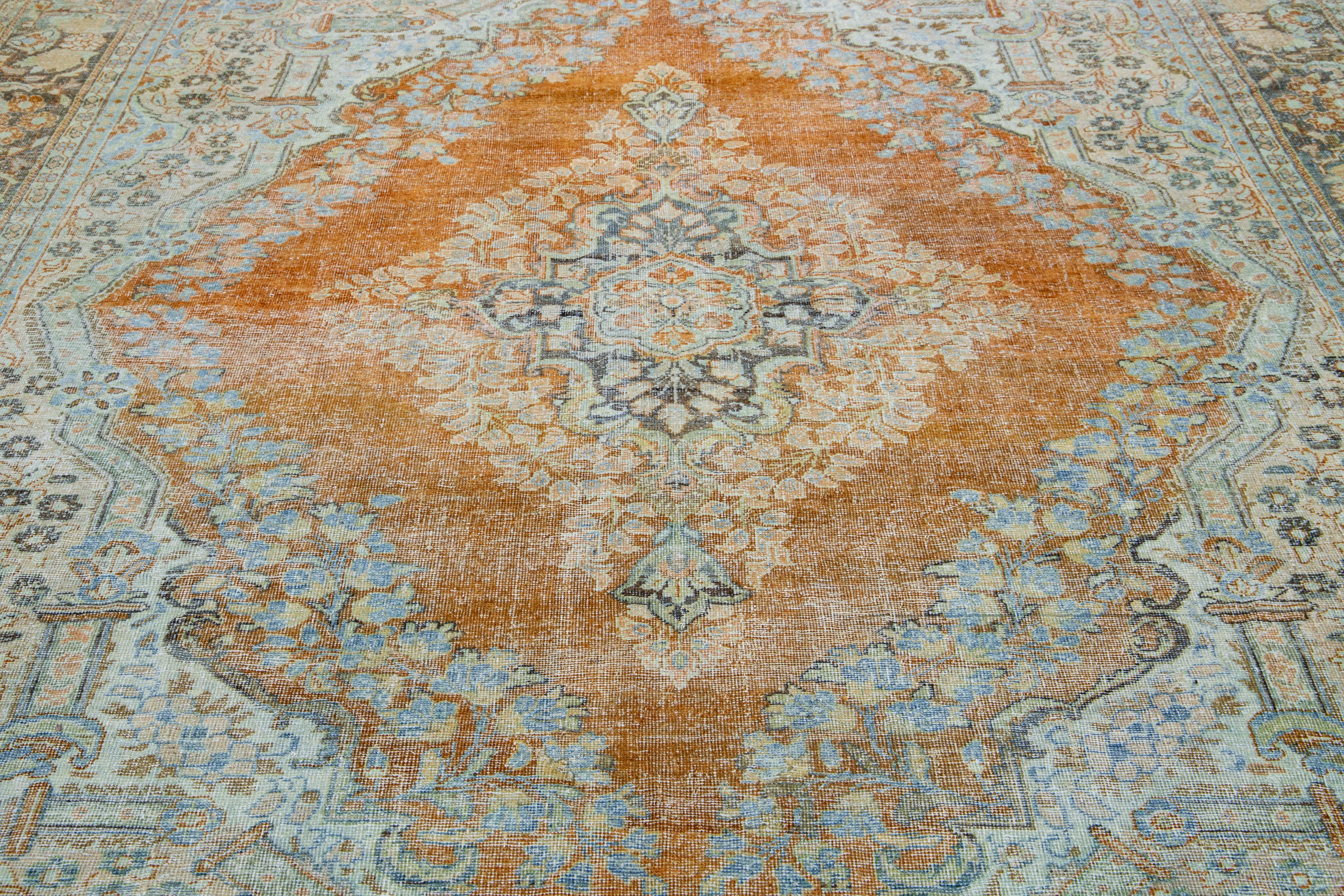 Antique Mahal Wool Rug with Medallion Design in Rust In Good Condition For Sale In Norwalk, CT