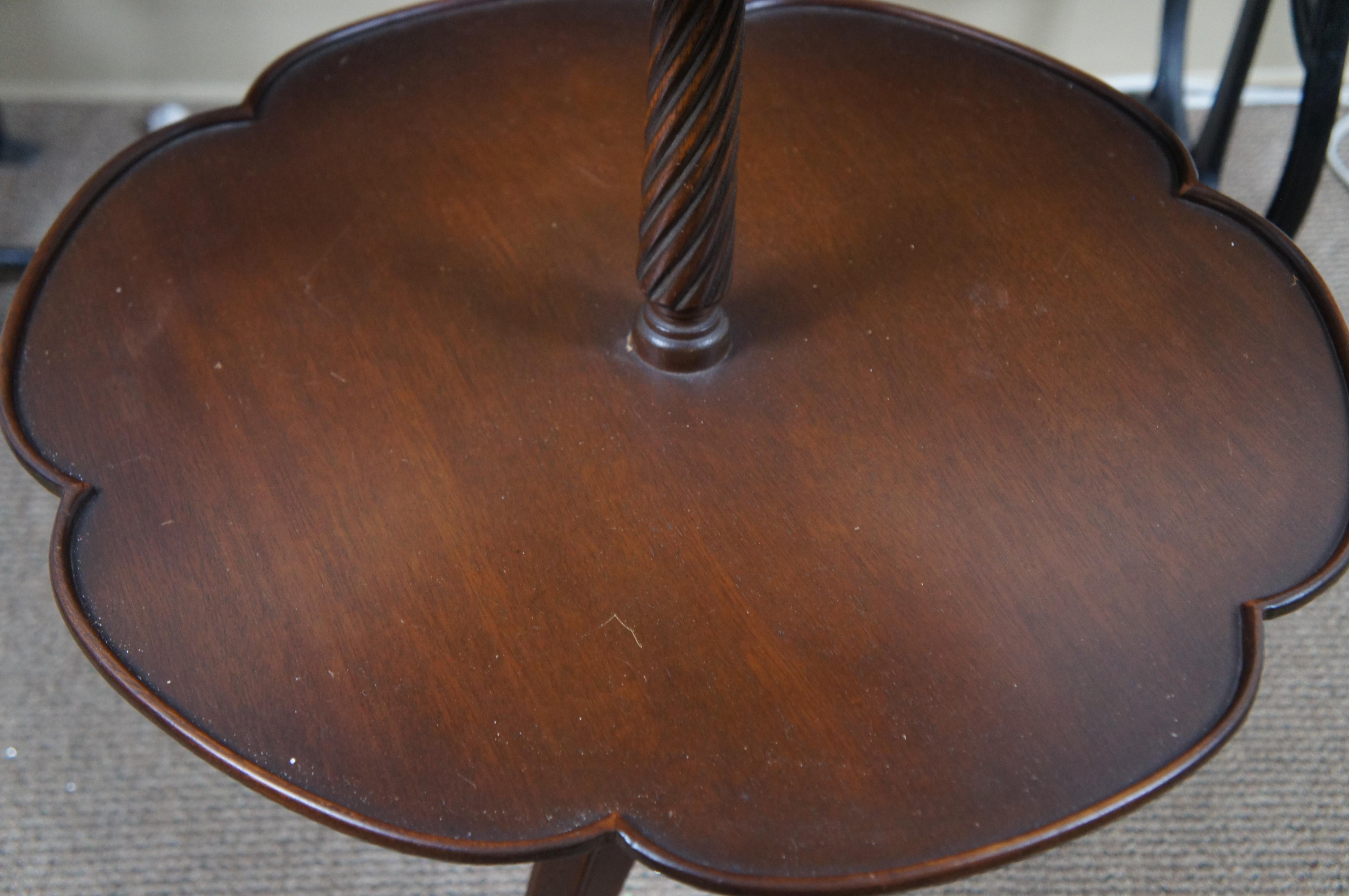 20th Century Antique Mahogany 2 Tier Pie Crust Dumbwaiter Butler Pedestal Serving Table 20