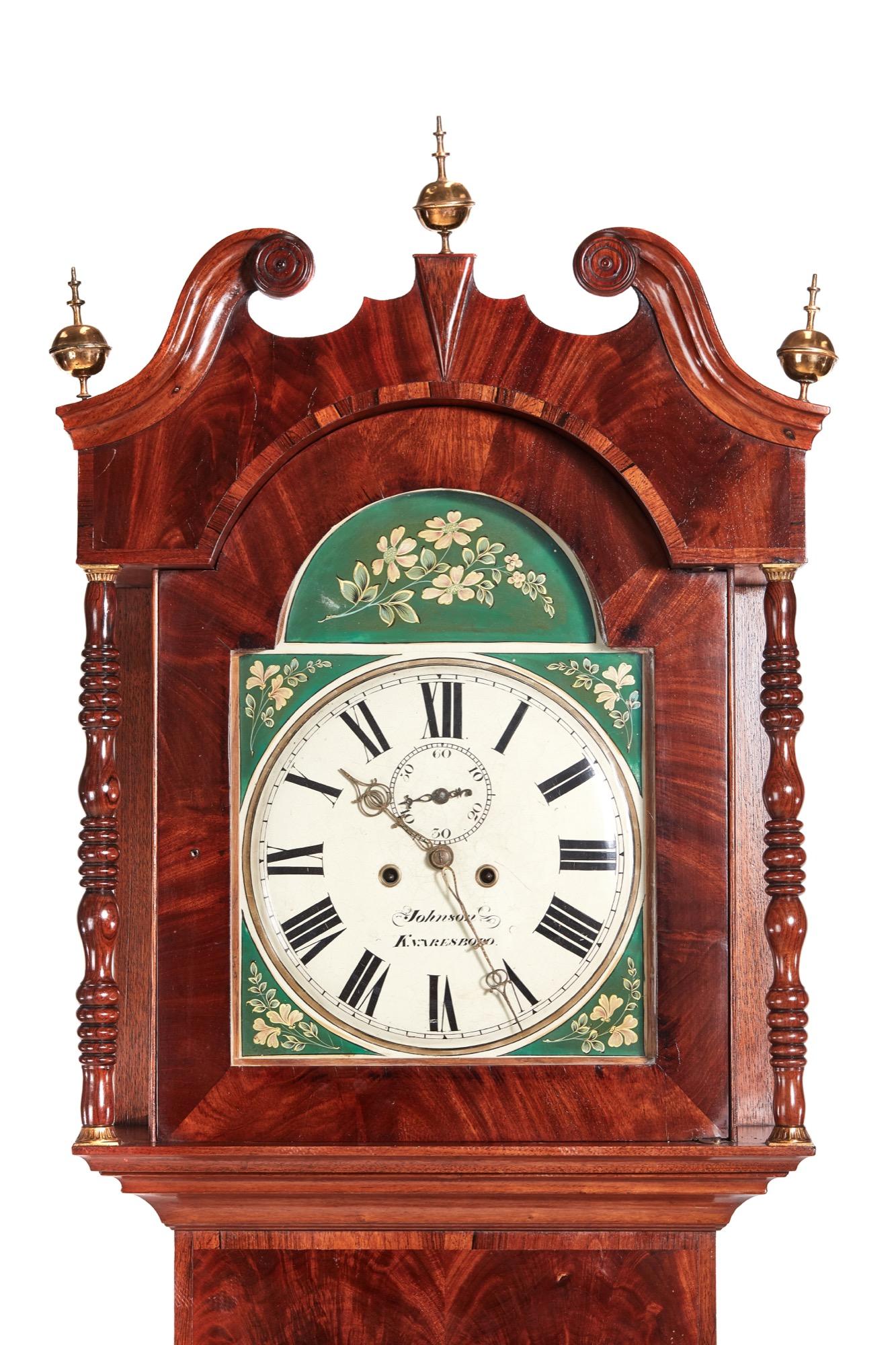 Victorien Horloge de parquet ancienne en acajou avec visage peint de 8 jours en vente