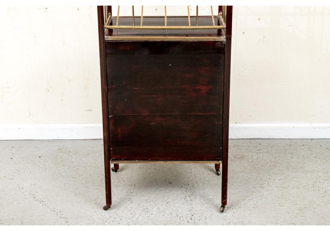 Antico mobile musicale in mogano e ottone in stile estetico in vendita 3