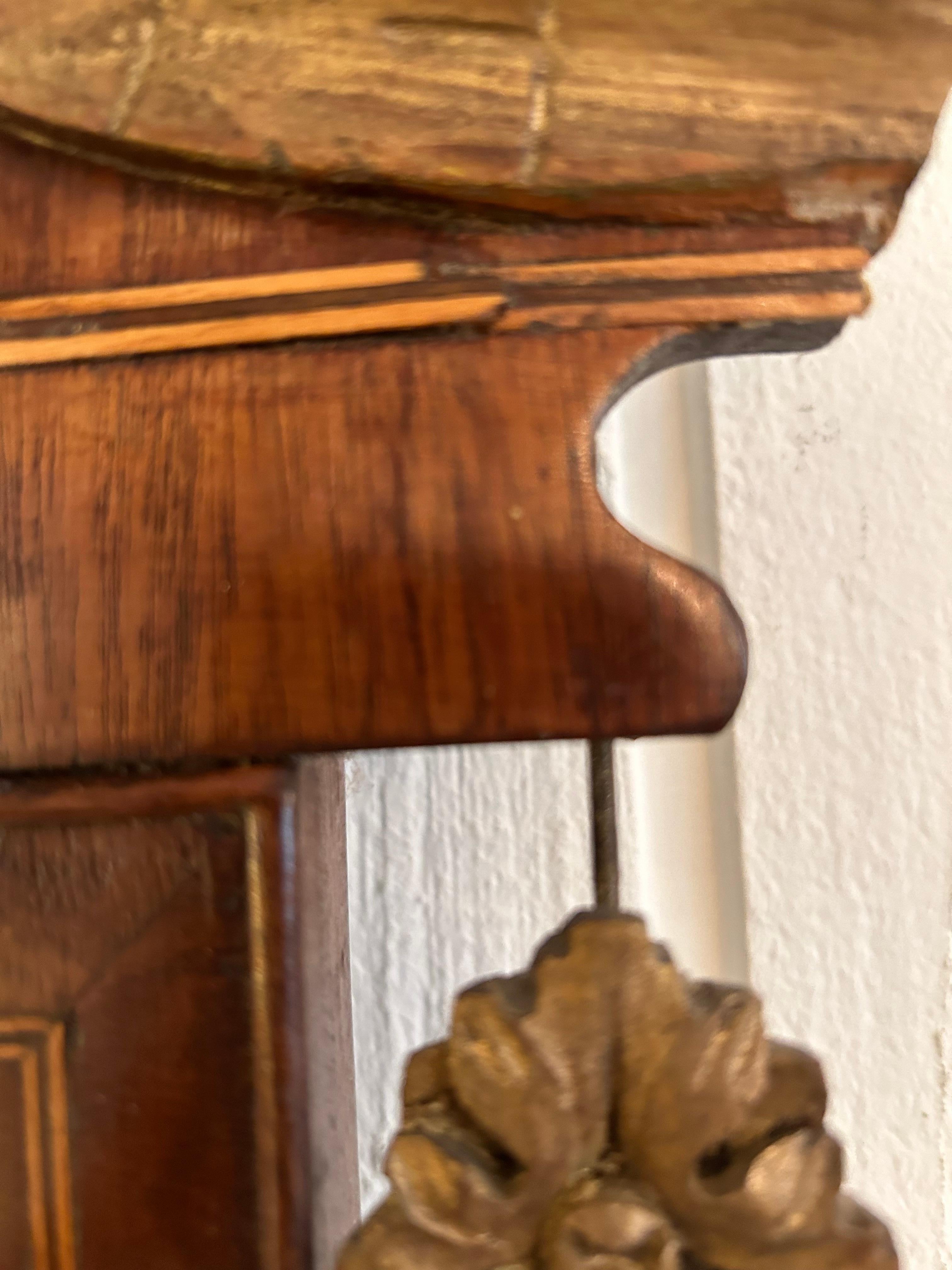 Antique Mirror americano in mogano e legno dorato in vendita 6