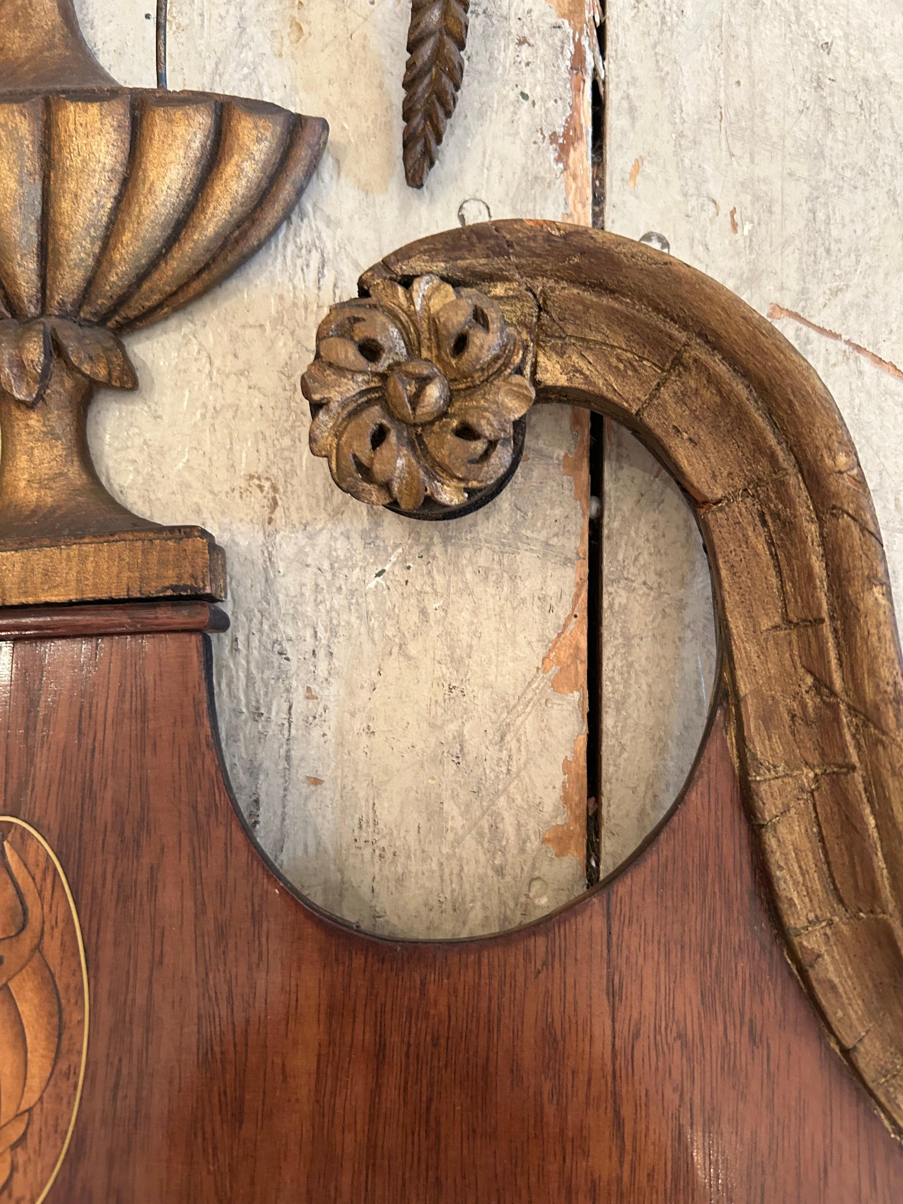 Antique Mirror americano in mogano e legno dorato In condizioni buone in vendita a Hopewell, NJ