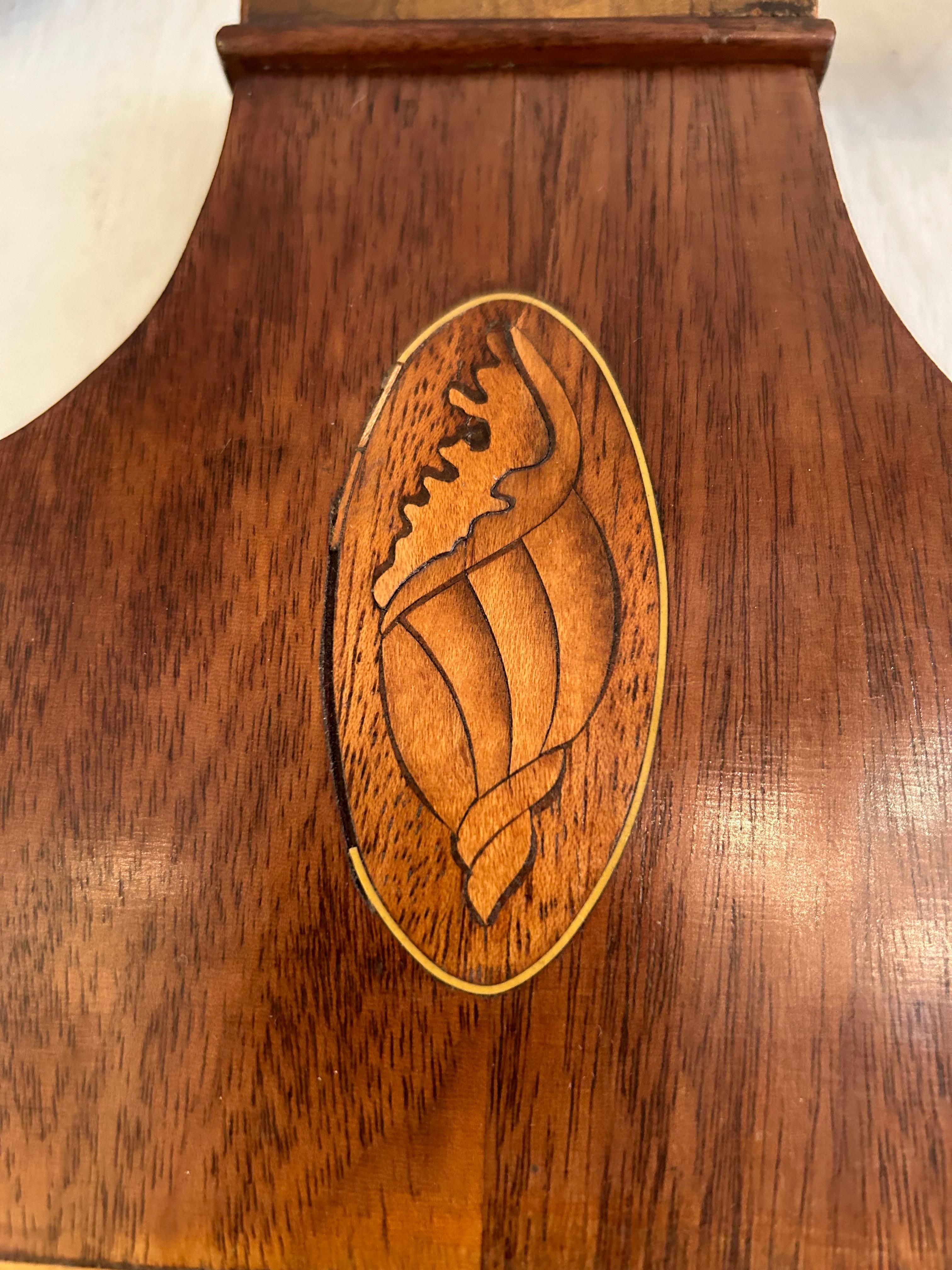 Specchio Antique Mirror americano in mogano e legno dorato in vendita