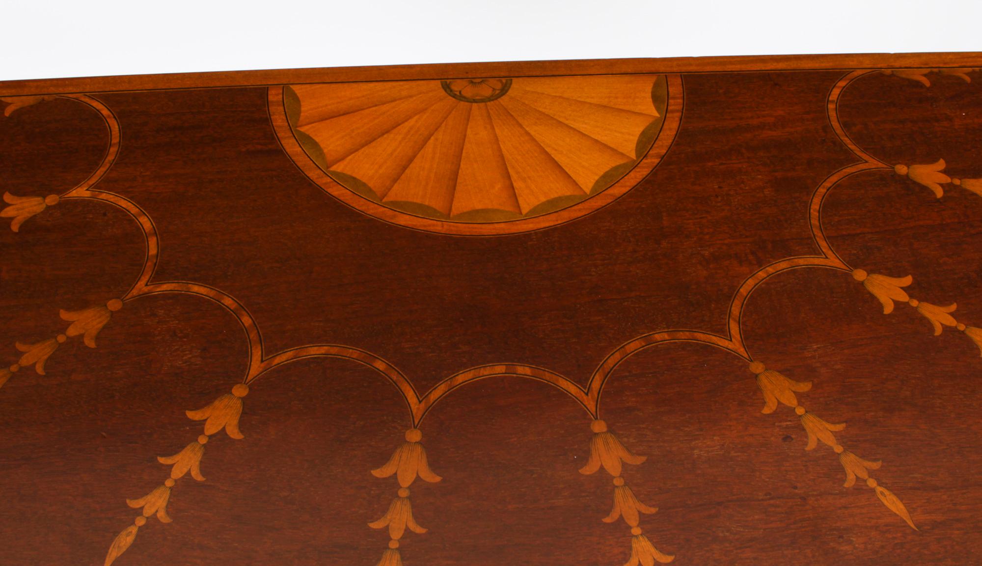 Table Console ancienne en acajou et bois de satin incrusté de cartes serpentines 19ème siècle en vente 7