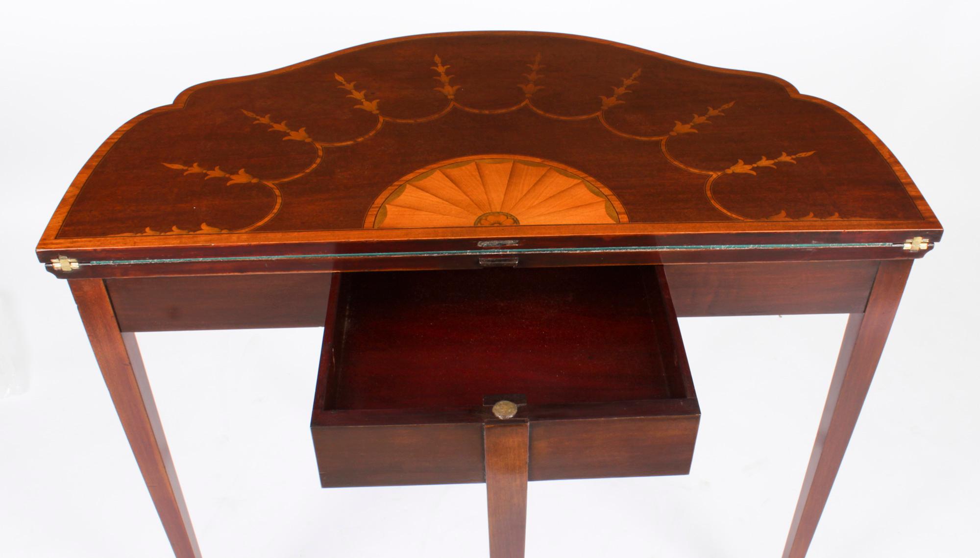 Table Console ancienne en acajou et bois de satin incrusté de cartes serpentines 19ème siècle en vente 11