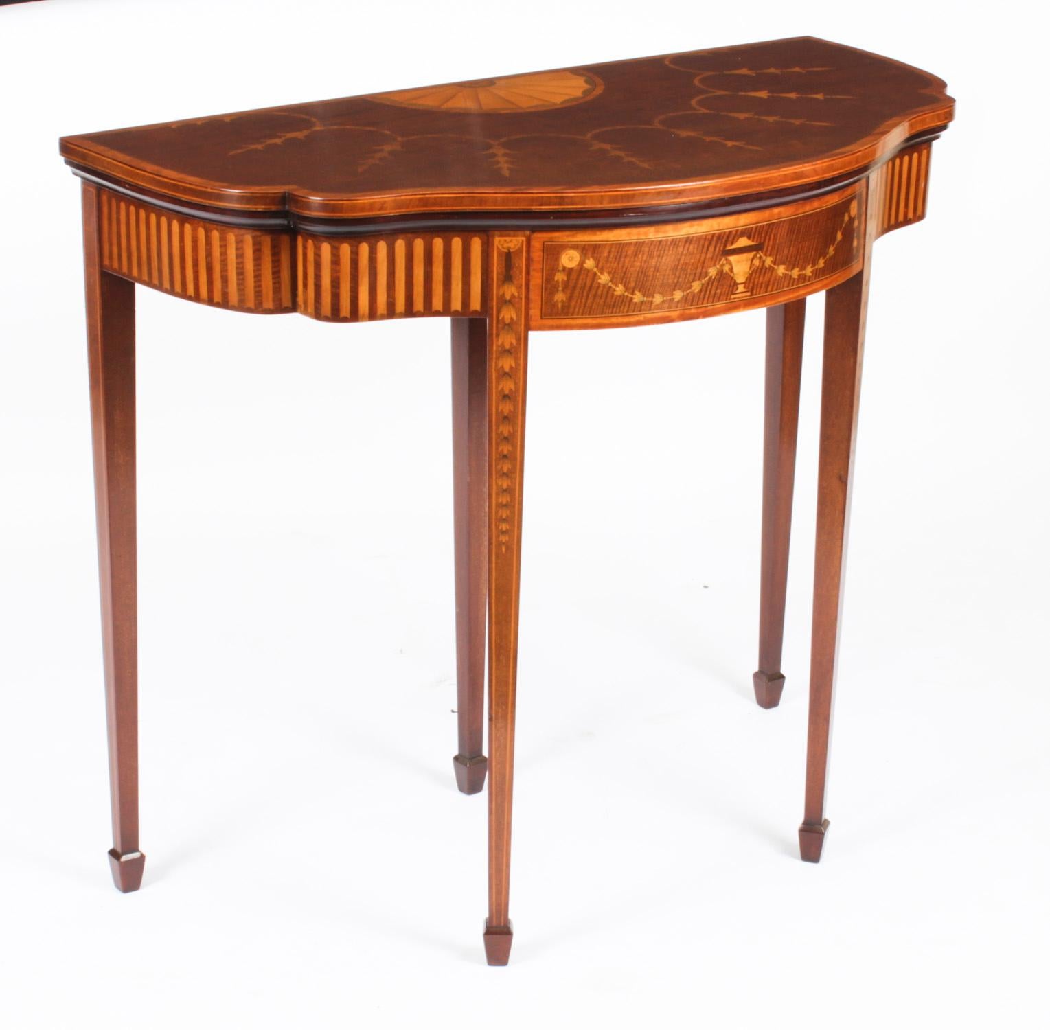 Antique Mahogany and Satinwood Inlaid Serpentine Card Console Table 19th Century For Sale 15