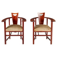 Paire de chaises anciennes en acajou et soie tapissées de George Walton Abingwood