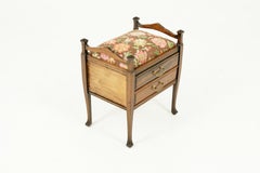 Antiker Klavierhocker aus Nussbaumholz im Arts and Crafts-Stil, Schottland 1910, H185