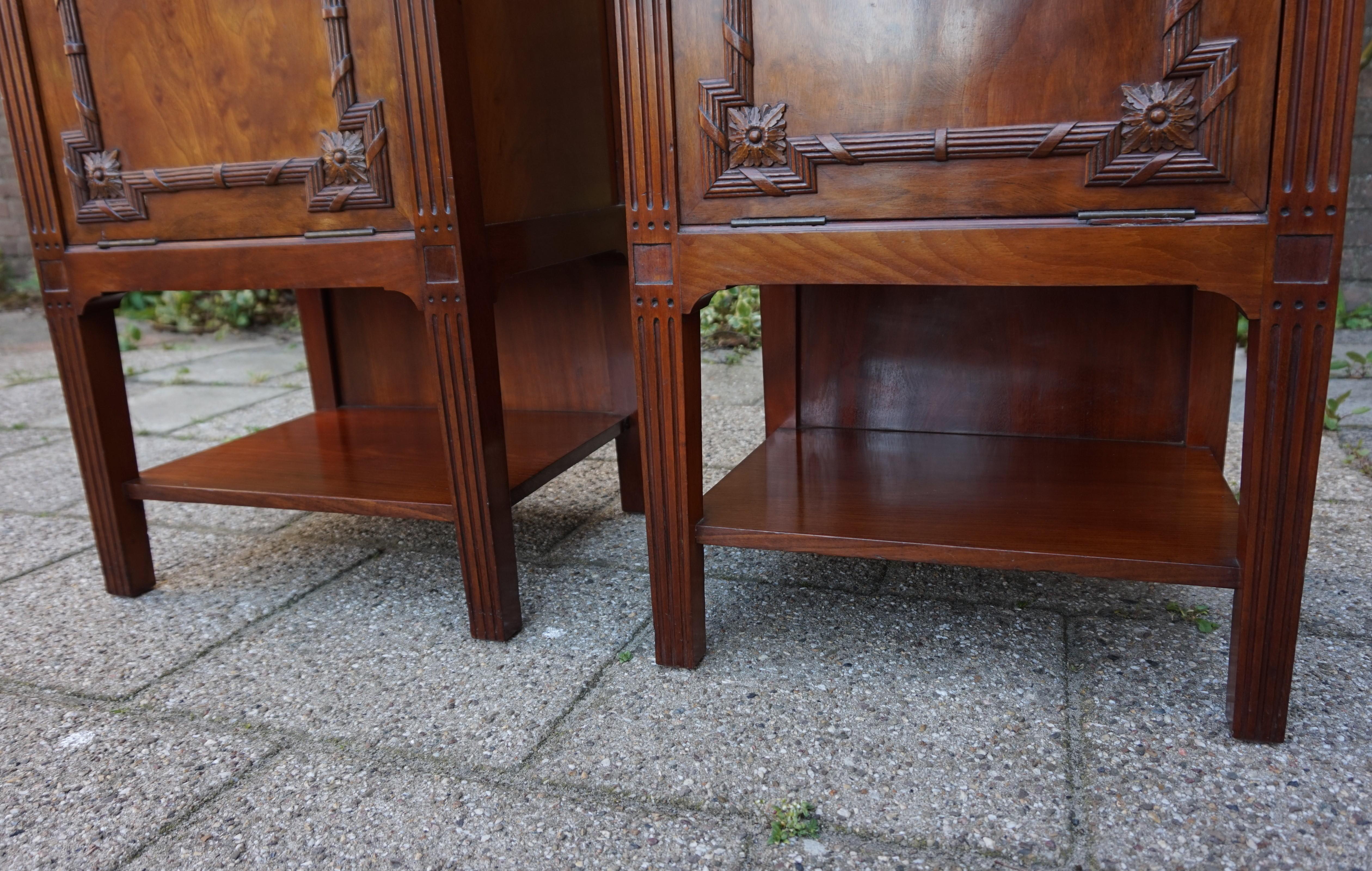 Brass Antique Mahogany Bedside Cabinets w. Hand Carved Elements and Green Marble Tops