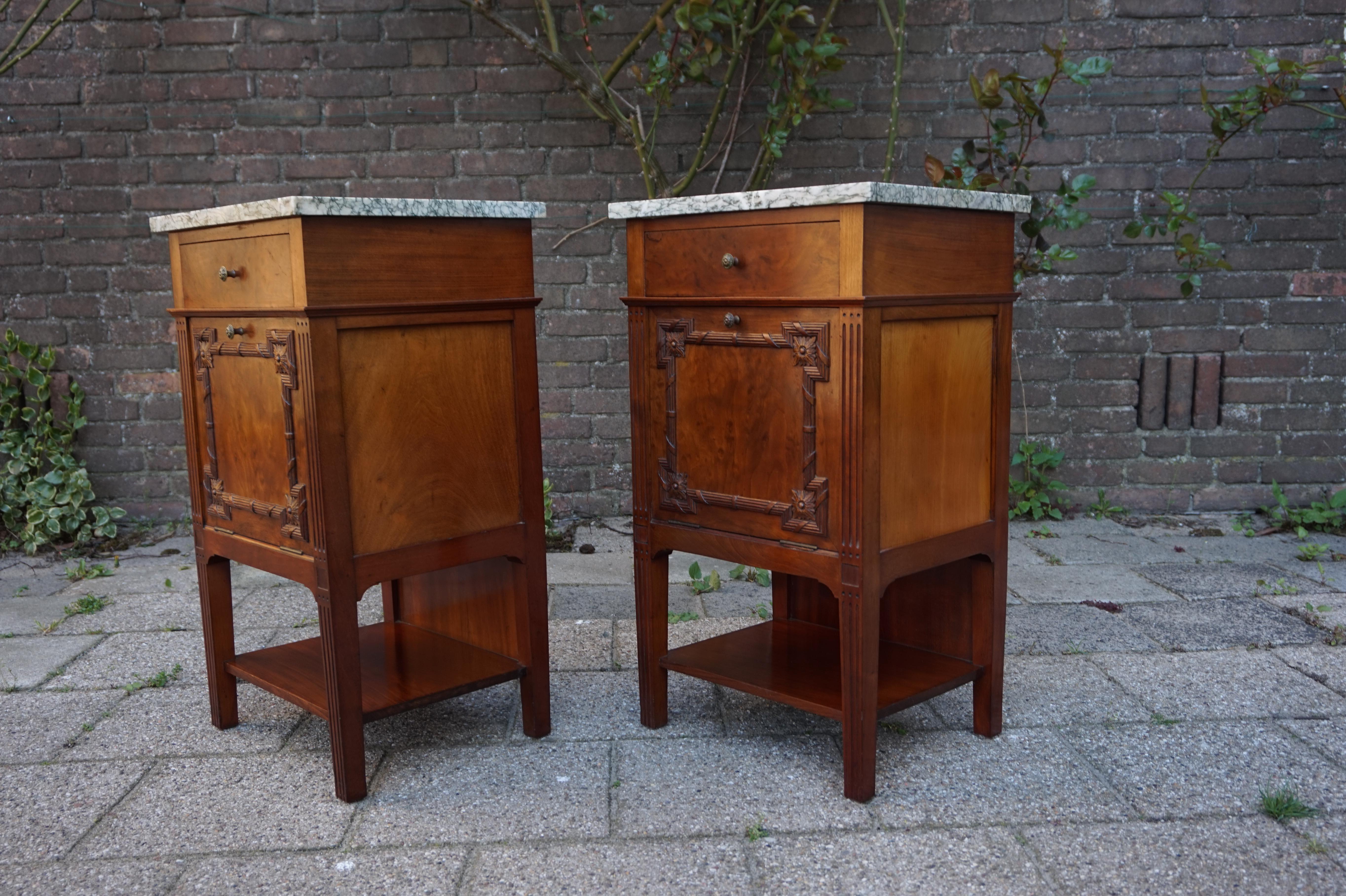 20th Century Antique Mahogany Bedside Cabinets w. Hand Carved Elements and Green Marble Tops