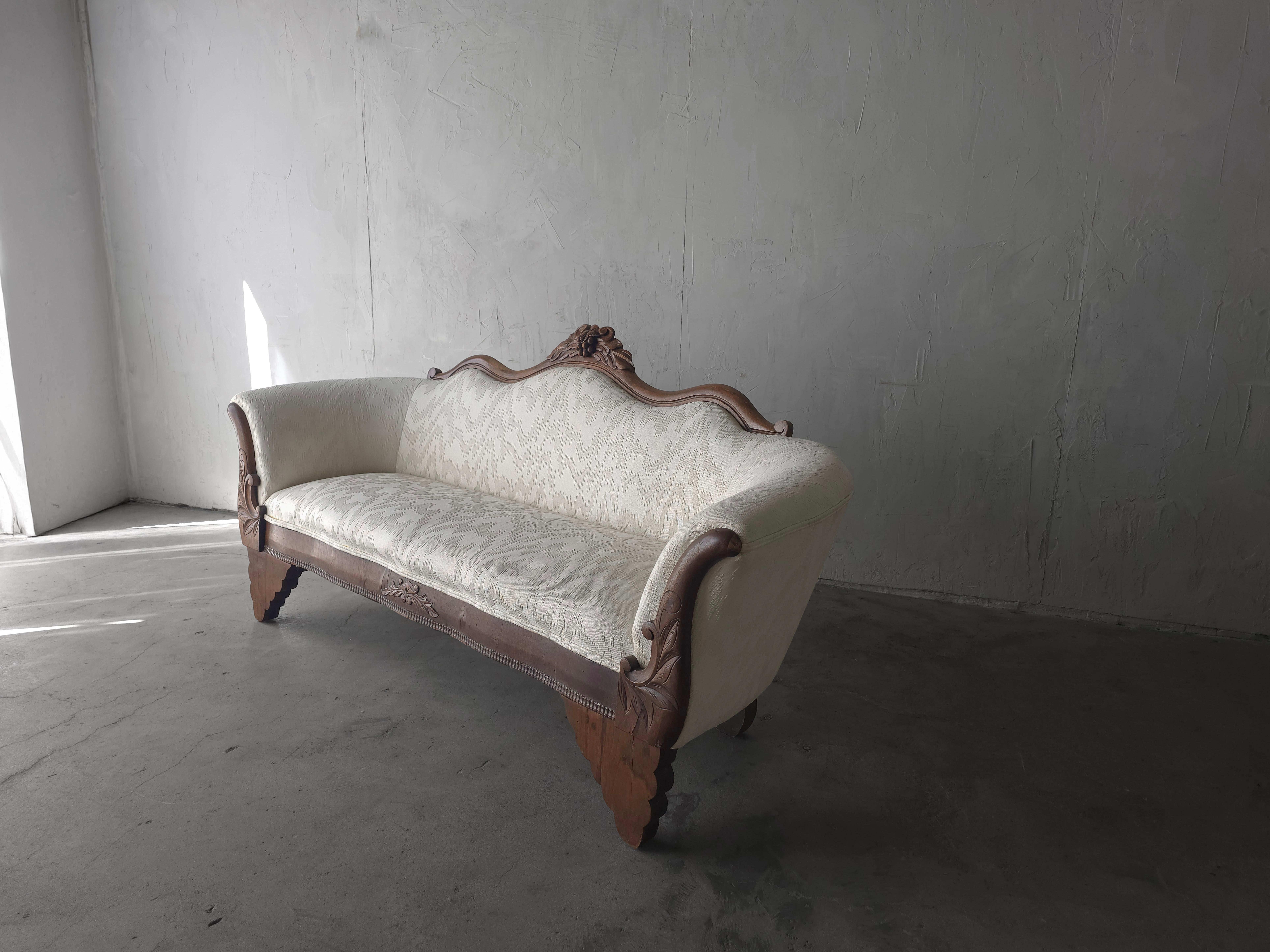 20ième siècle Canapé Biedermeier ancien en acajou en vente