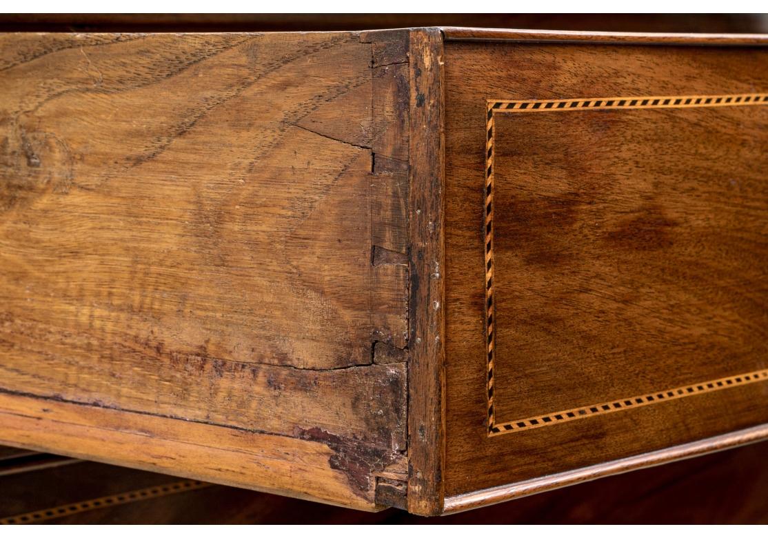 Antike Mahagoni-Kommode mit vier Schubladenfront aus Mahagoni im Angebot 6