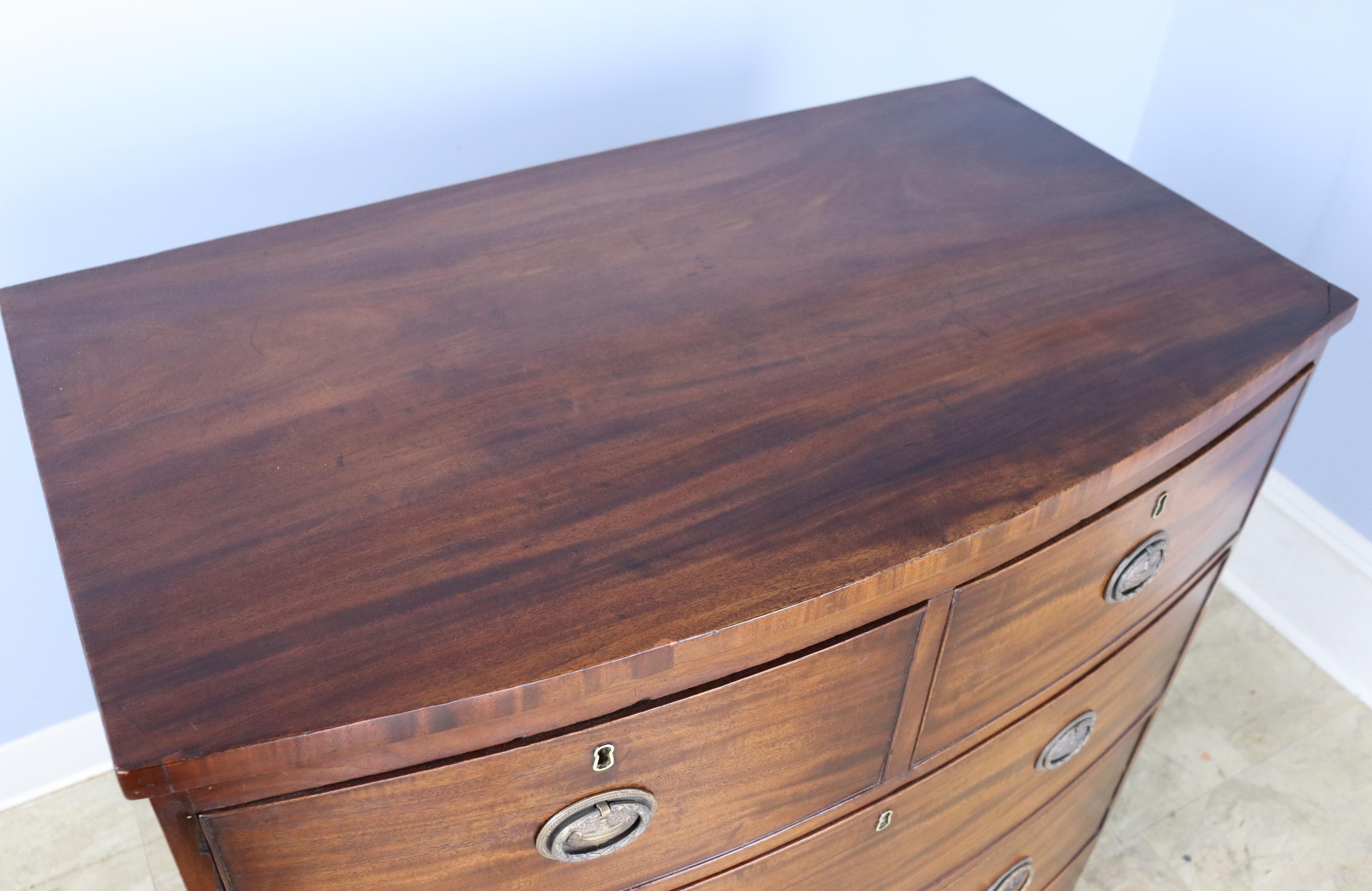 Antique Mahogany Bowfront Chest of Drawers In Good Condition For Sale In Port Chester, NY