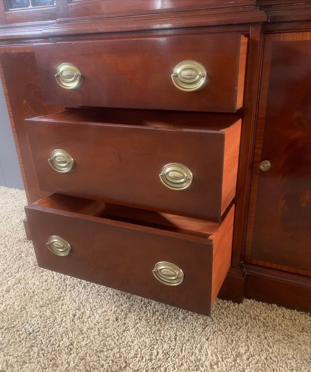 Antique Mahogany Breakfront China Cabinet or Bookcase, Circa 1920s In Good Condition In Elkhart, IN