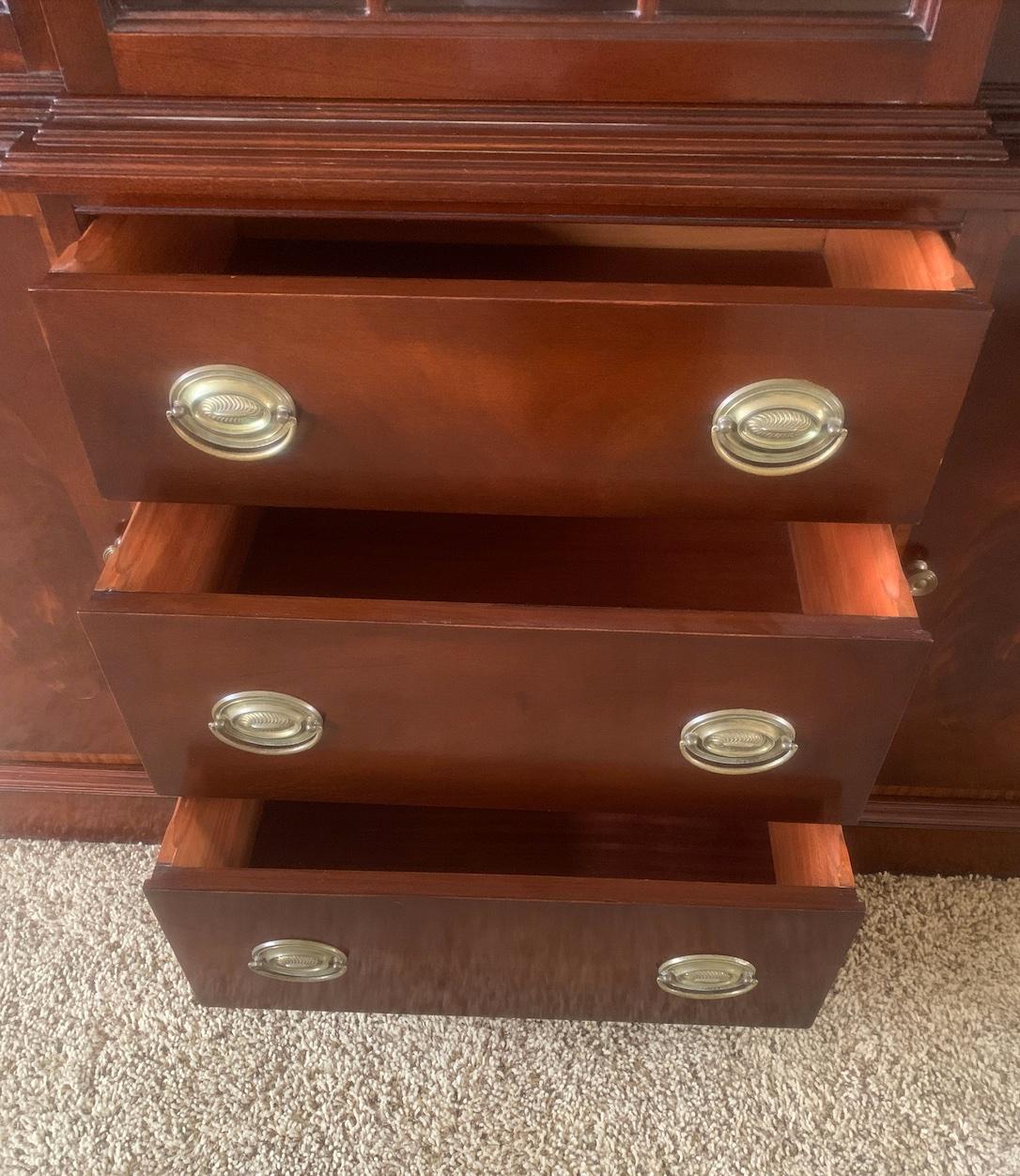 Antique Mahogany Breakfront China Cabinet or Bookcase, Circa 1920s In Good Condition In Elkhart, IN