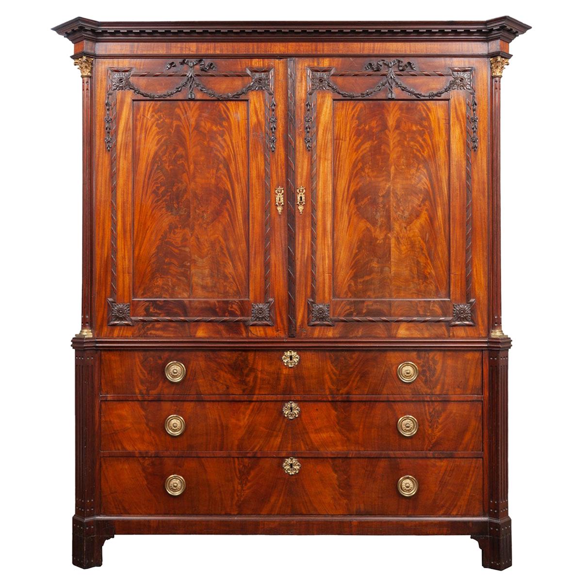 Meuble de rangement/armoire/presse en lin ancien acajou en vente