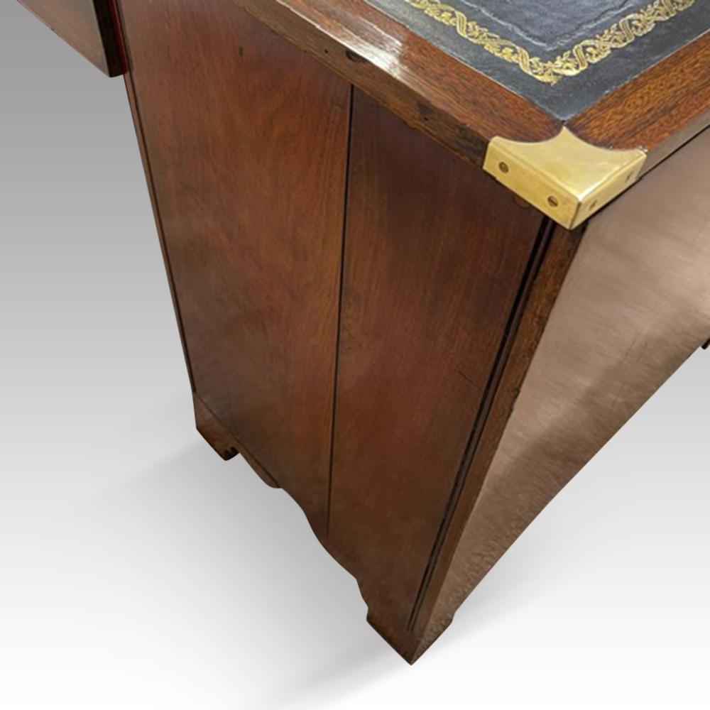 Antiker Kampagnen-Schreibtisch aus Mahagoni im Angebot 1